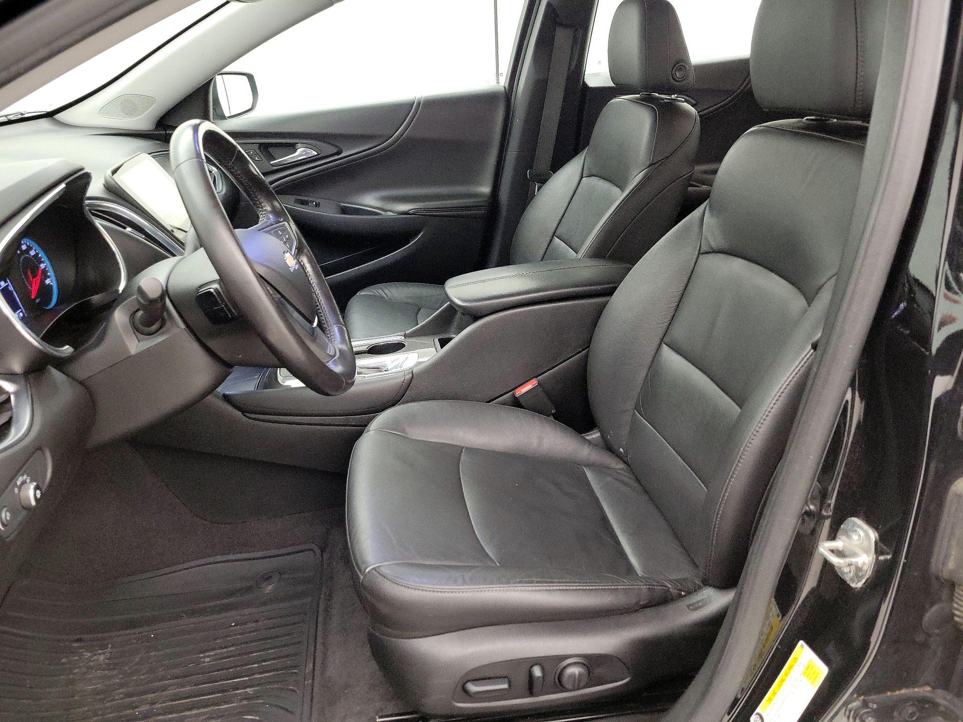 Thumbnail: 2019 Chevrolet Malibu - 11