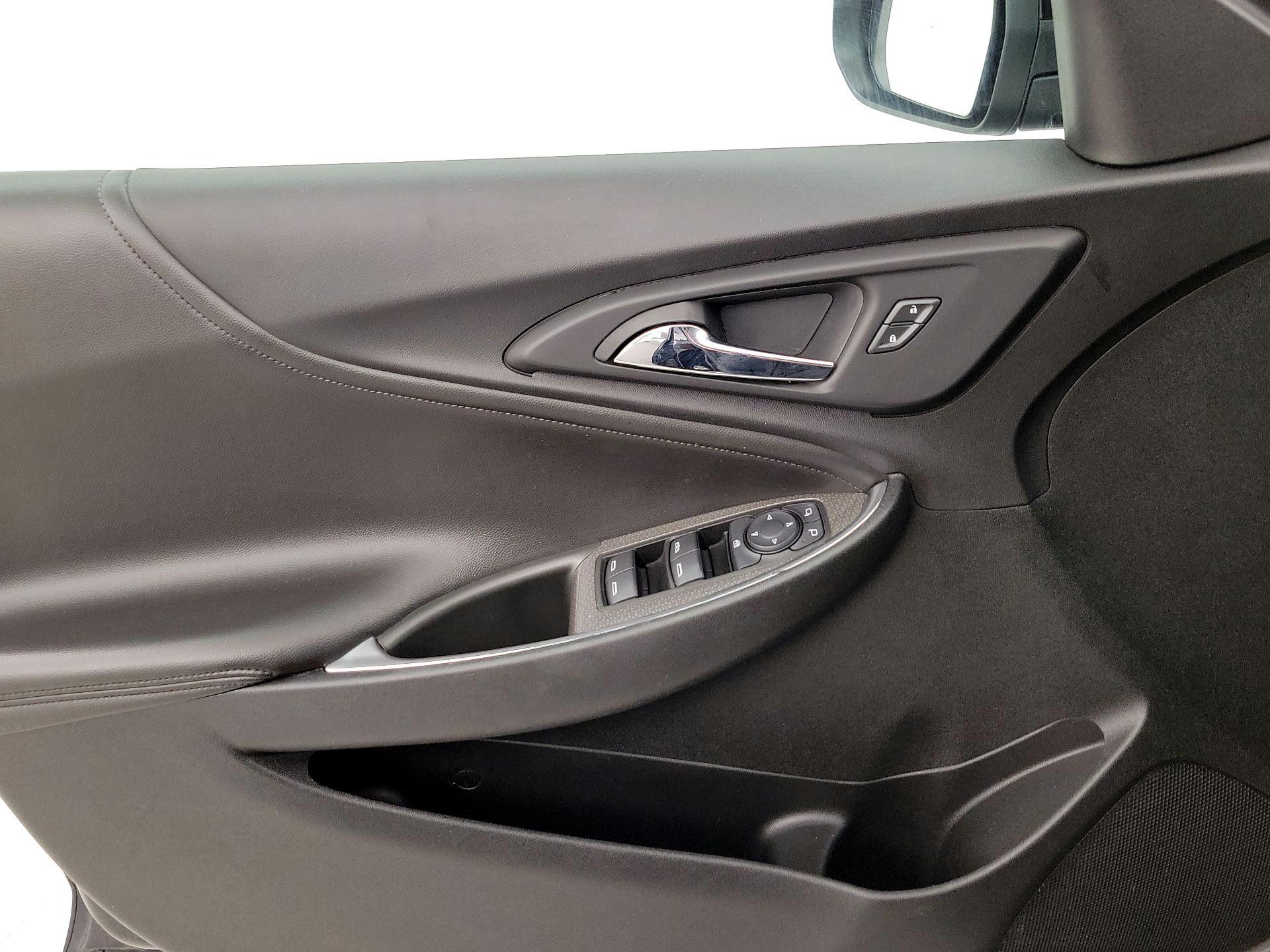 Thumbnail: 2019 Chevrolet Malibu - 12