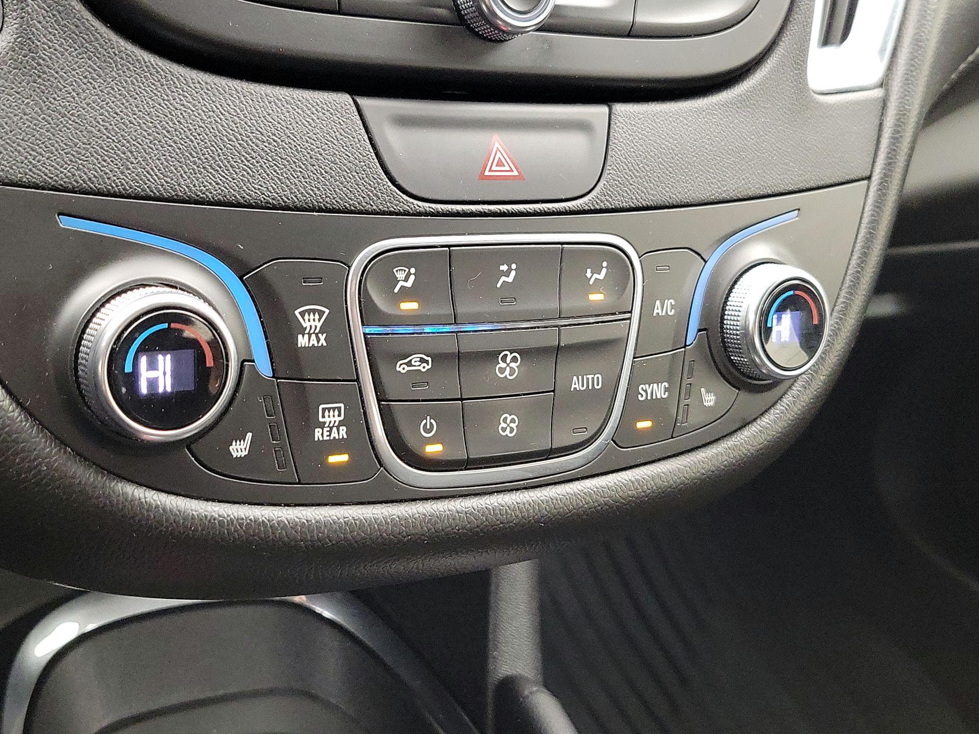 Thumbnail: 2019 Chevrolet Malibu - 16