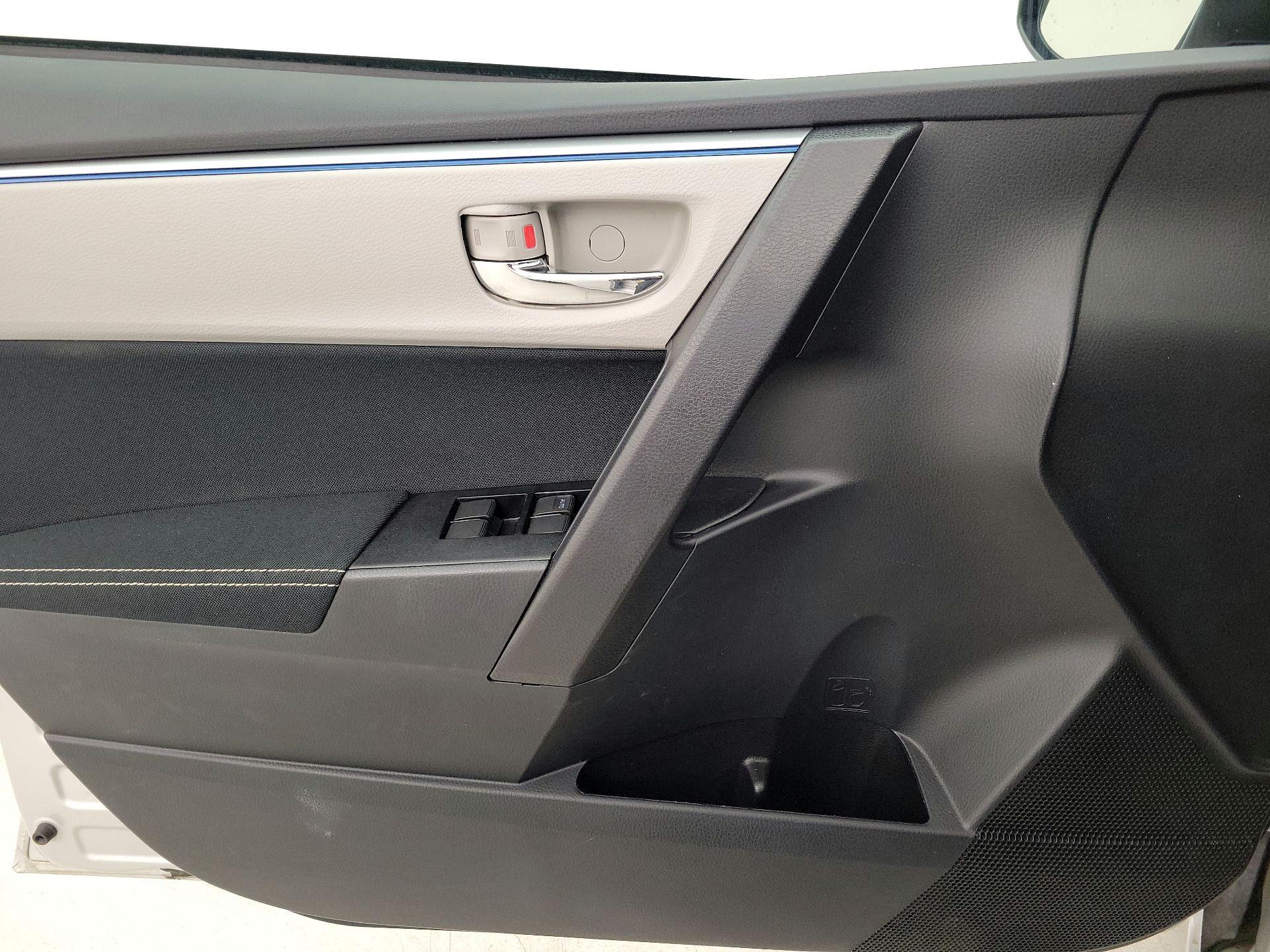 Thumbnail: 2016 Toyota Corolla - 12