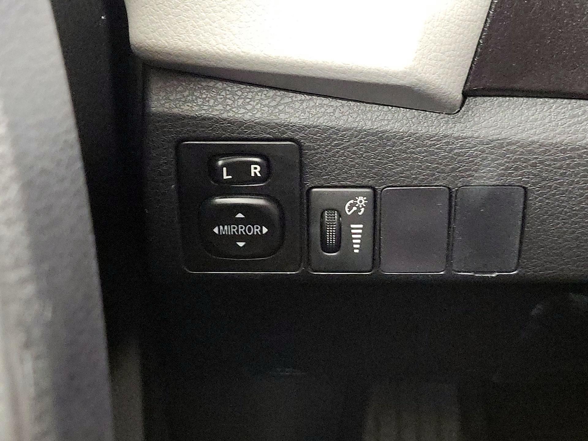 Thumbnail: 2016 Toyota Corolla - 13