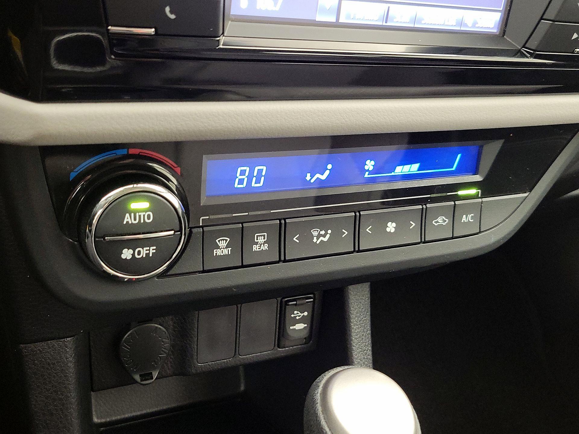 Thumbnail: 2016 Toyota Corolla - 16