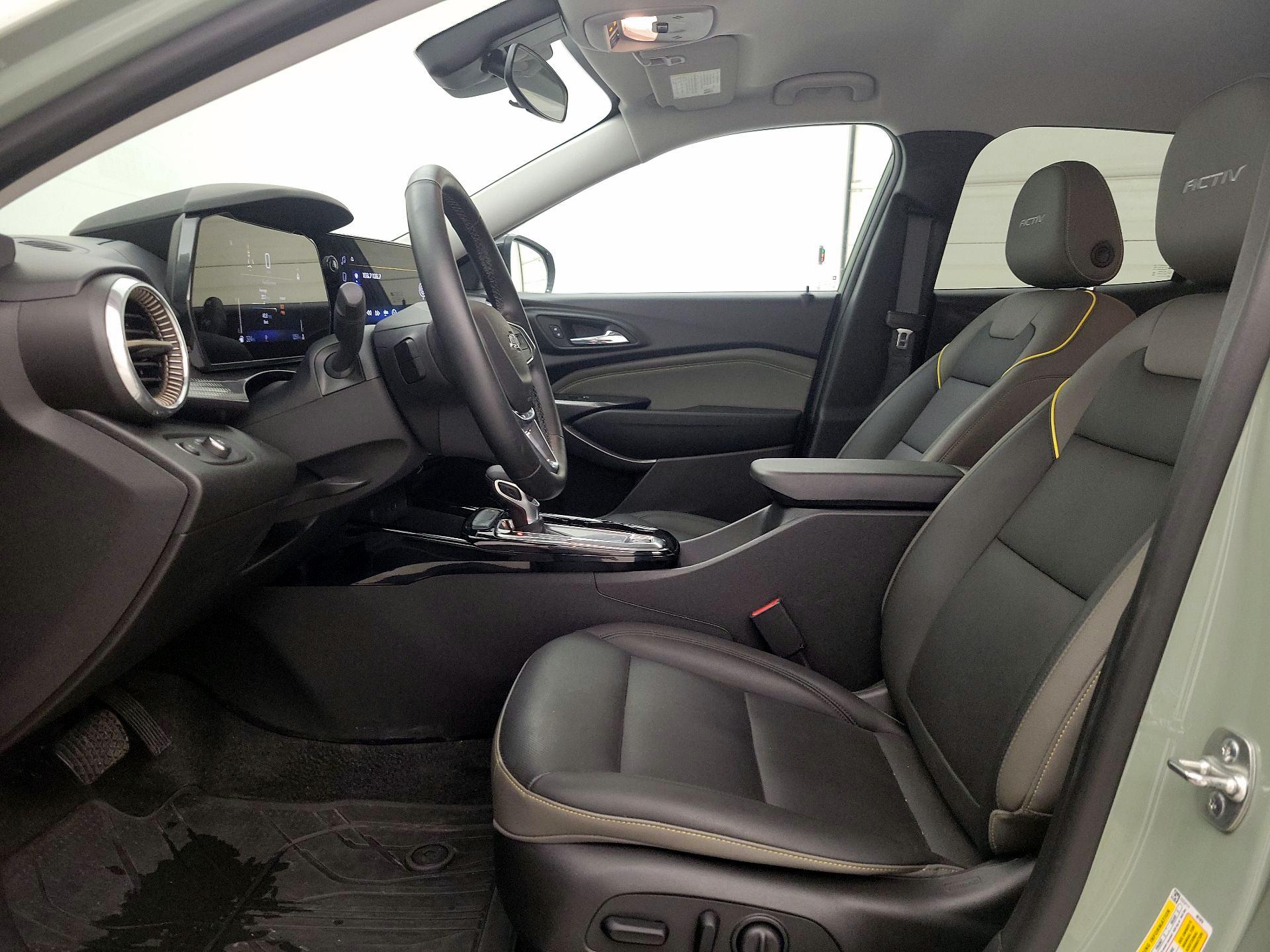 Thumbnail: 2025 Chevrolet Trax - 11