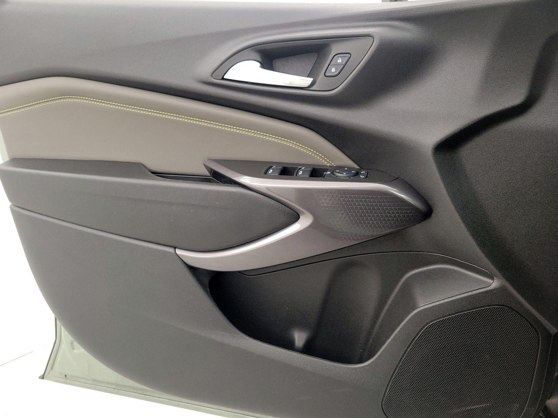 Thumbnail: 2025 Chevrolet Trax - 12