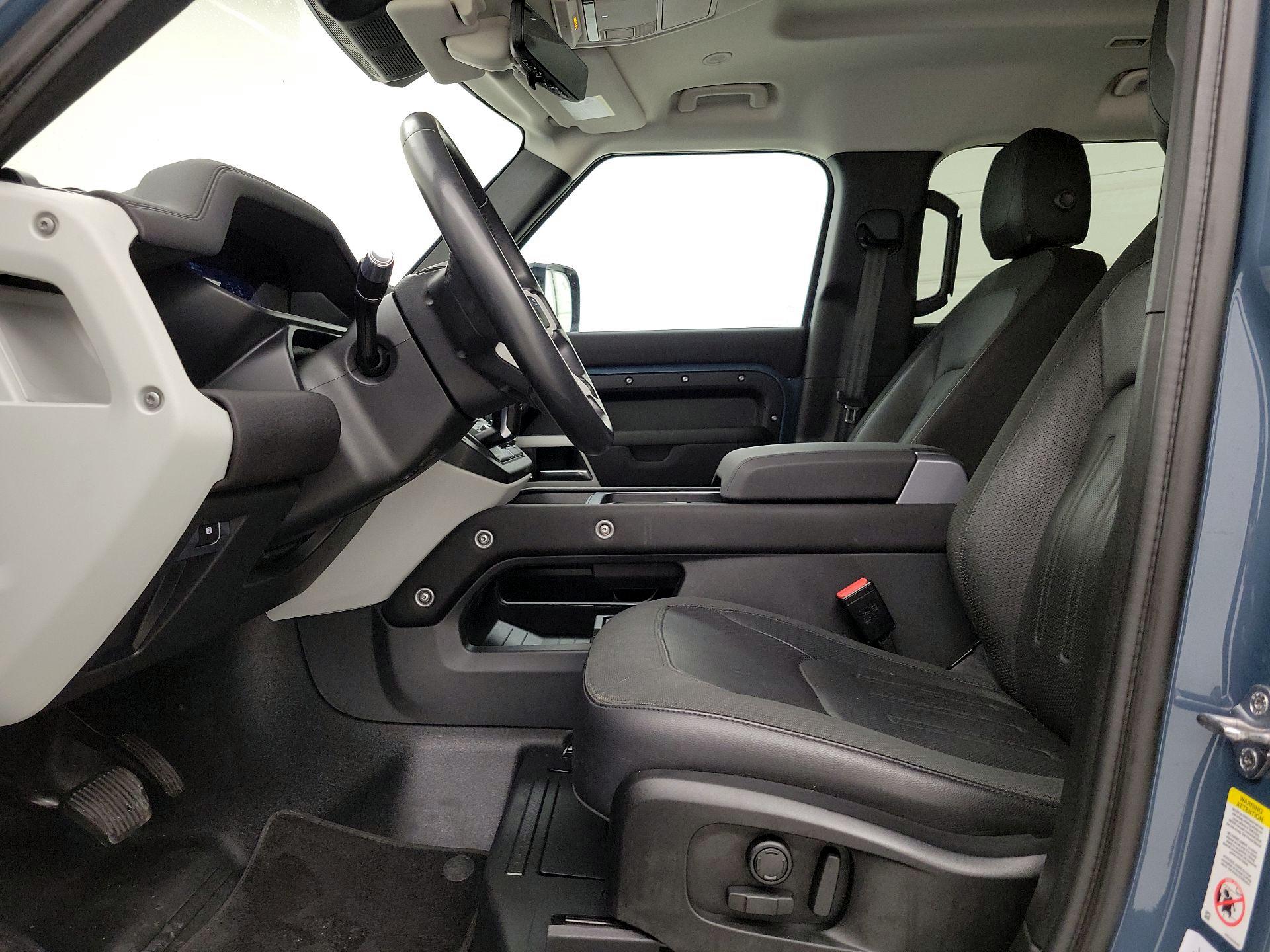 Thumbnail: 2020 Land Rover Defender - 11