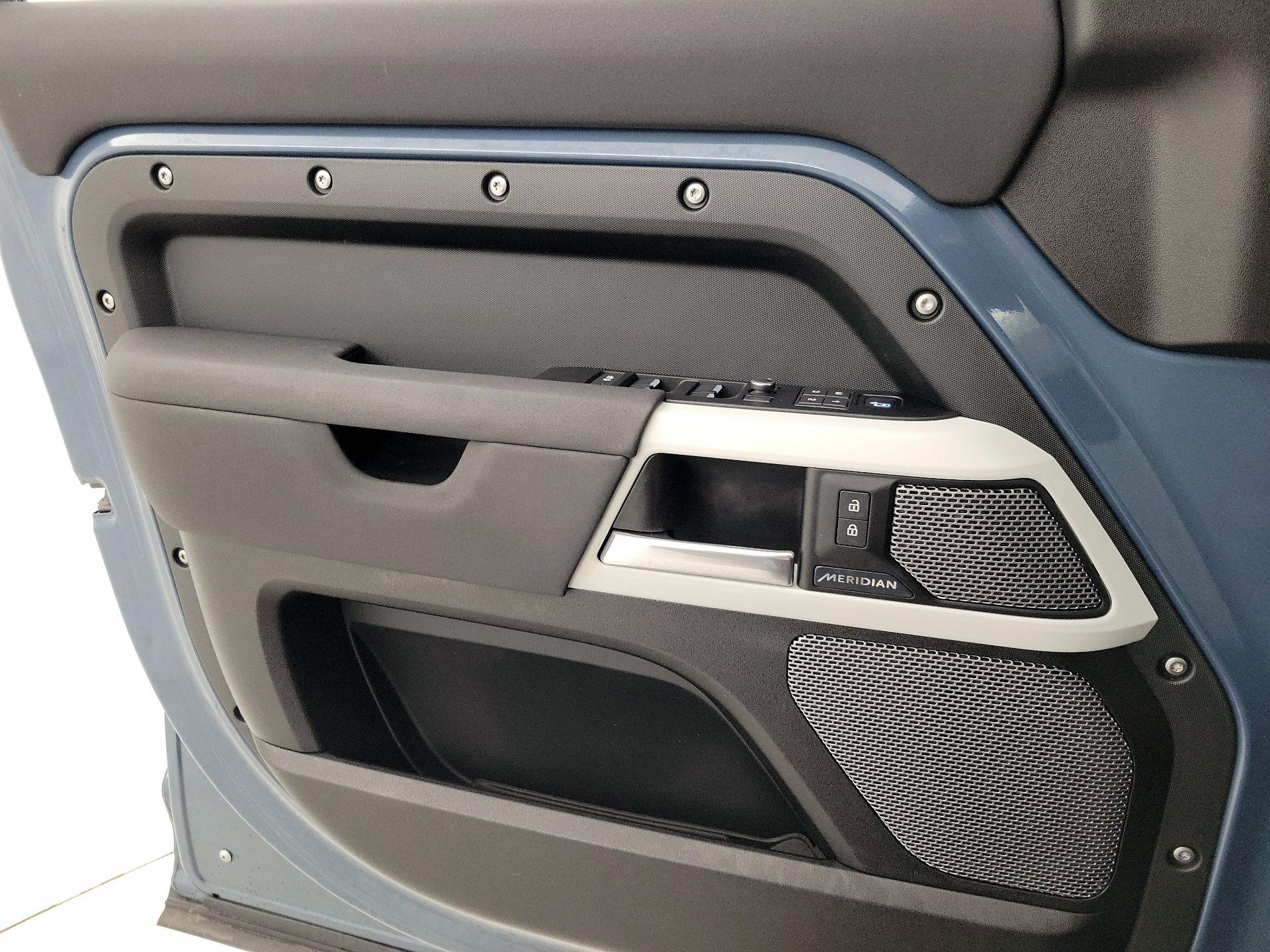 Thumbnail: 2020 Land Rover Defender - 12