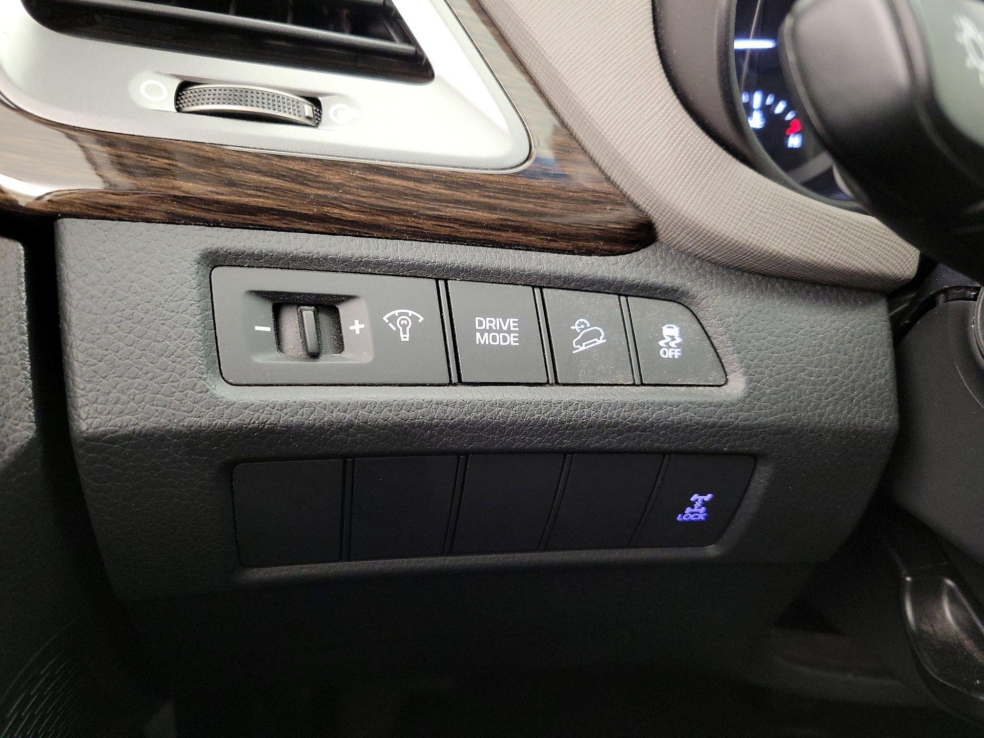 Thumbnail: 2017 Hyundai Santa Fe - 13