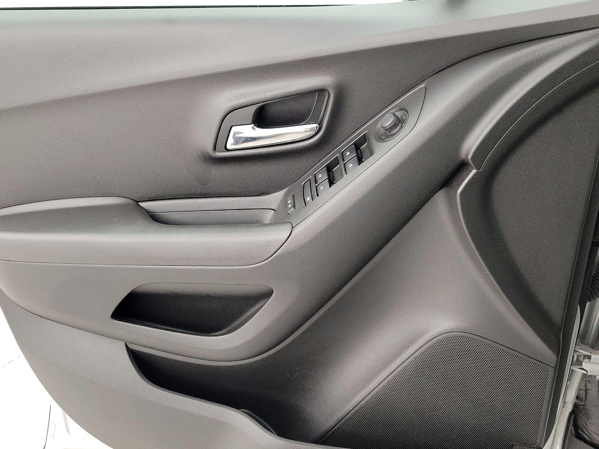 Thumbnail: 2020 Chevrolet Trax - 12