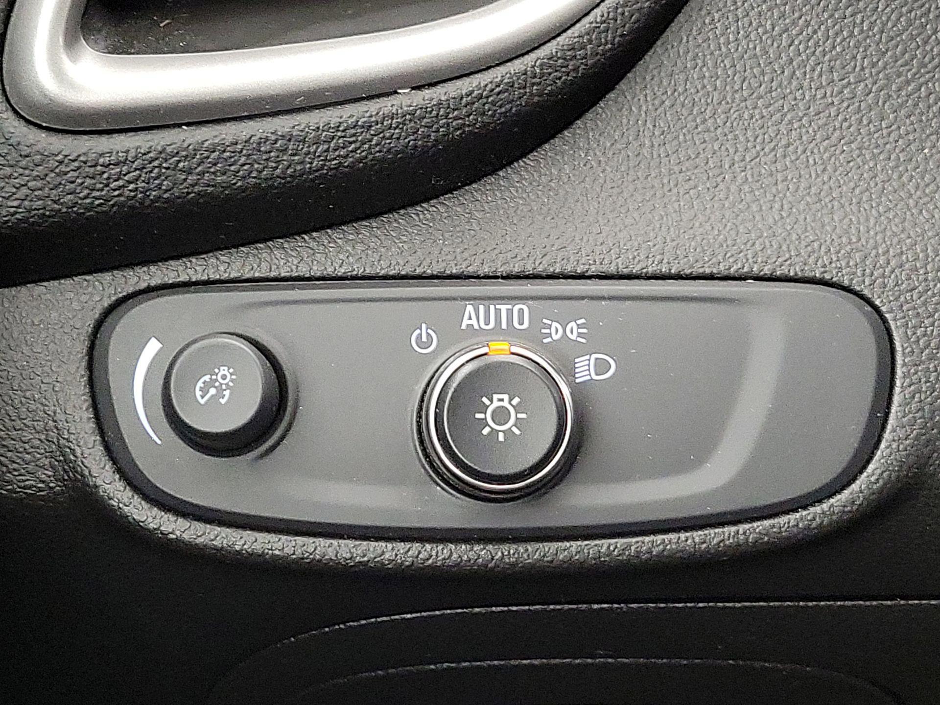 Thumbnail: 2020 Chevrolet Trax - 13