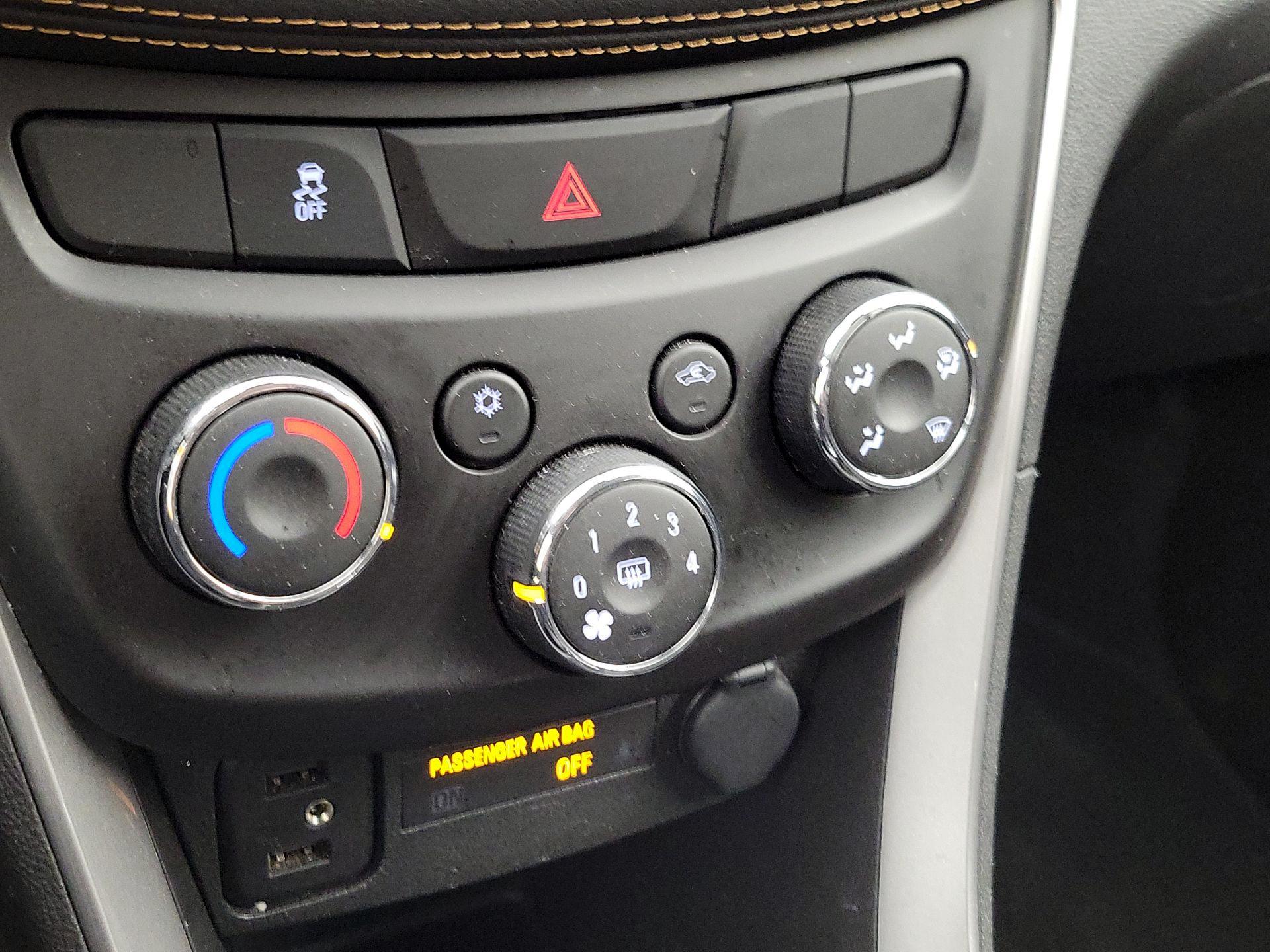 Thumbnail: 2020 Chevrolet Trax - 16