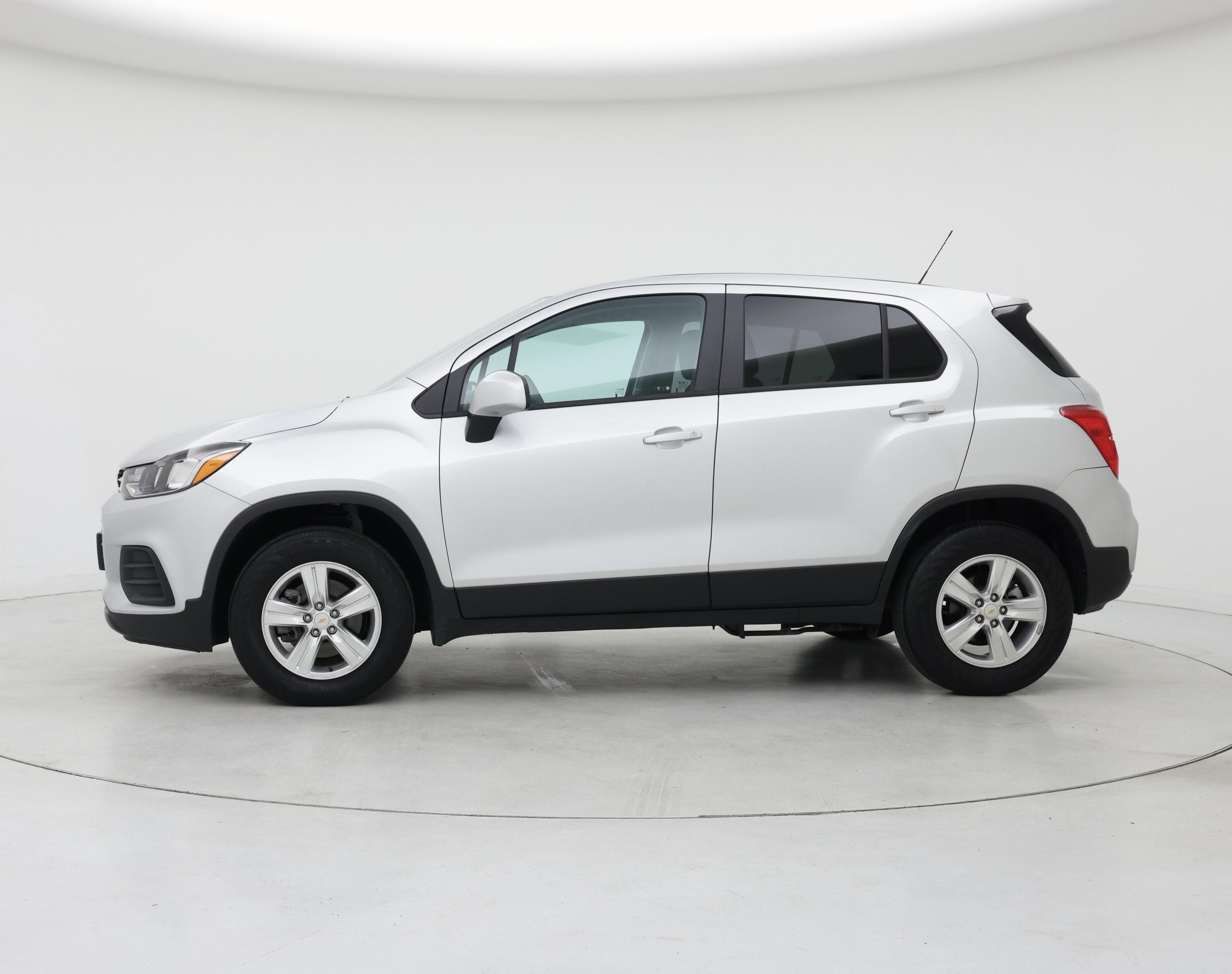 Thumbnail: 2020 Chevrolet Trax - 3