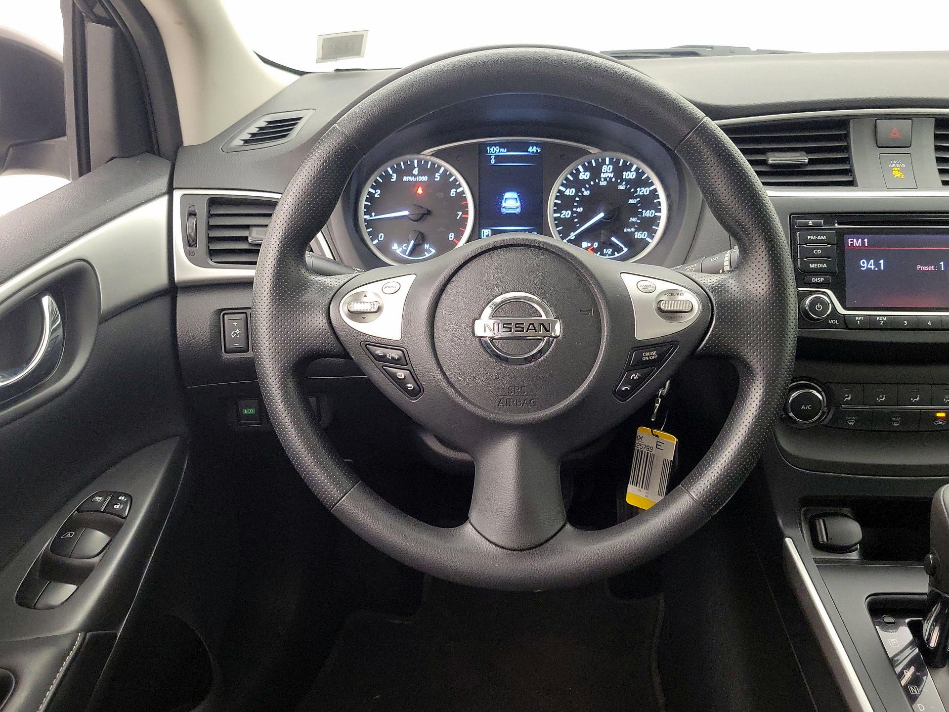 Thumbnail: 2018 Nissan Sentra - 10