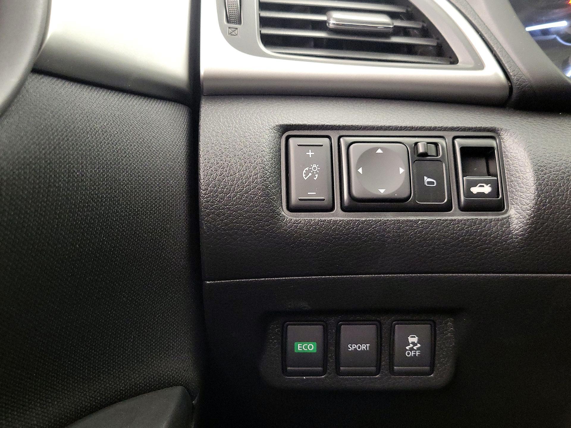 Thumbnail: 2018 Nissan Sentra - 13