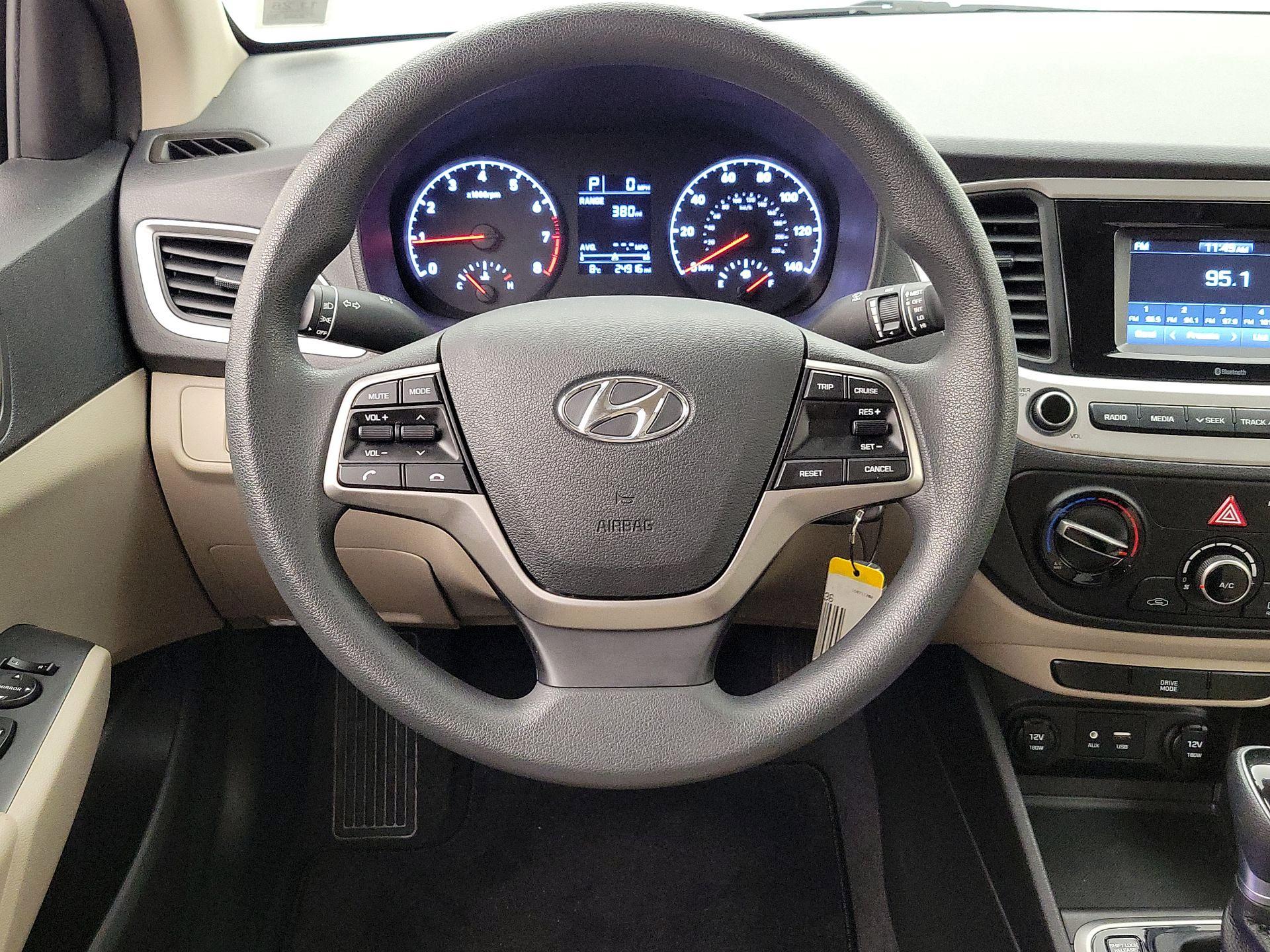 Thumbnail: 2022 Hyundai Accent - 10