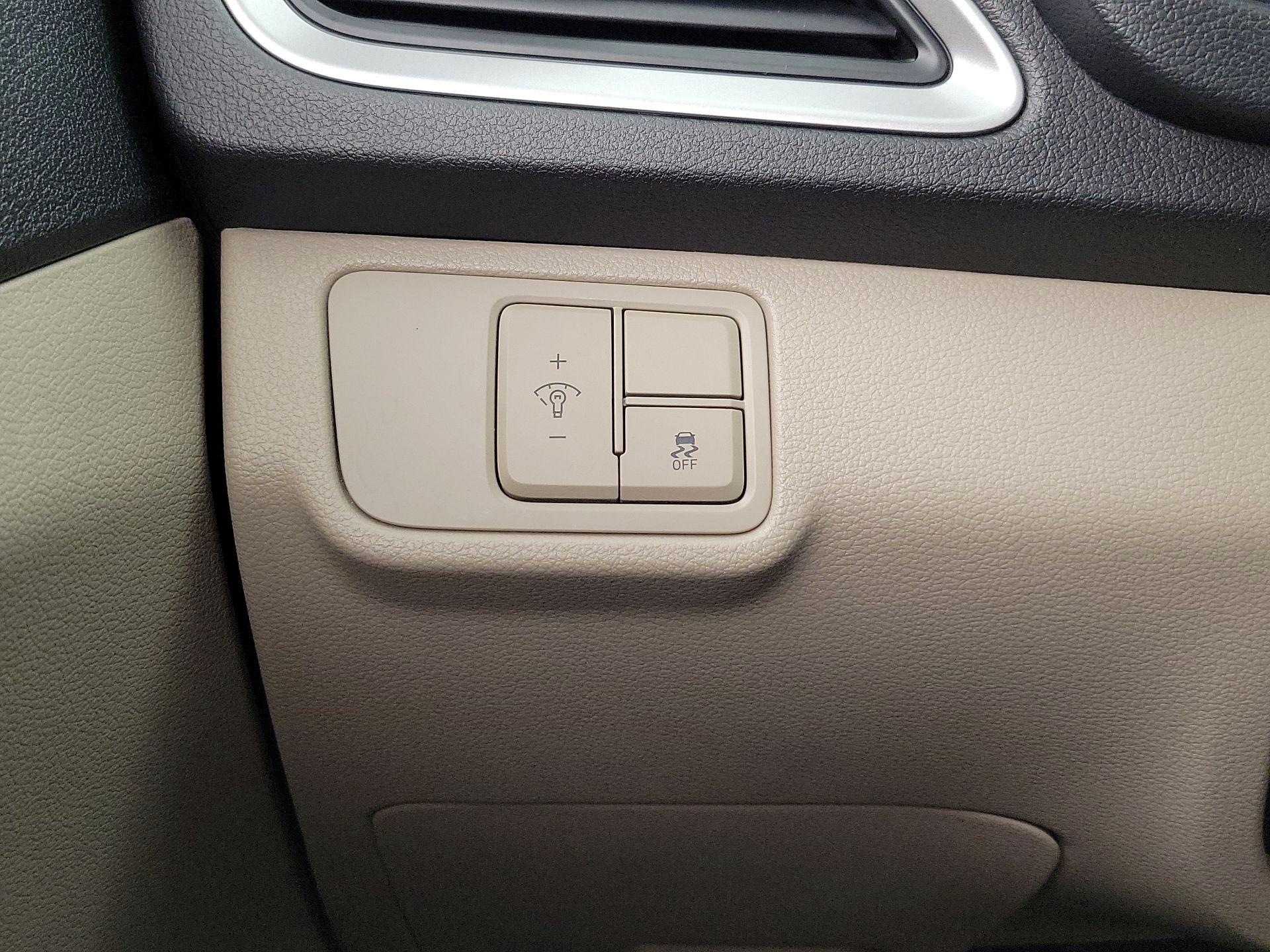 Thumbnail: 2022 Hyundai Accent - 13