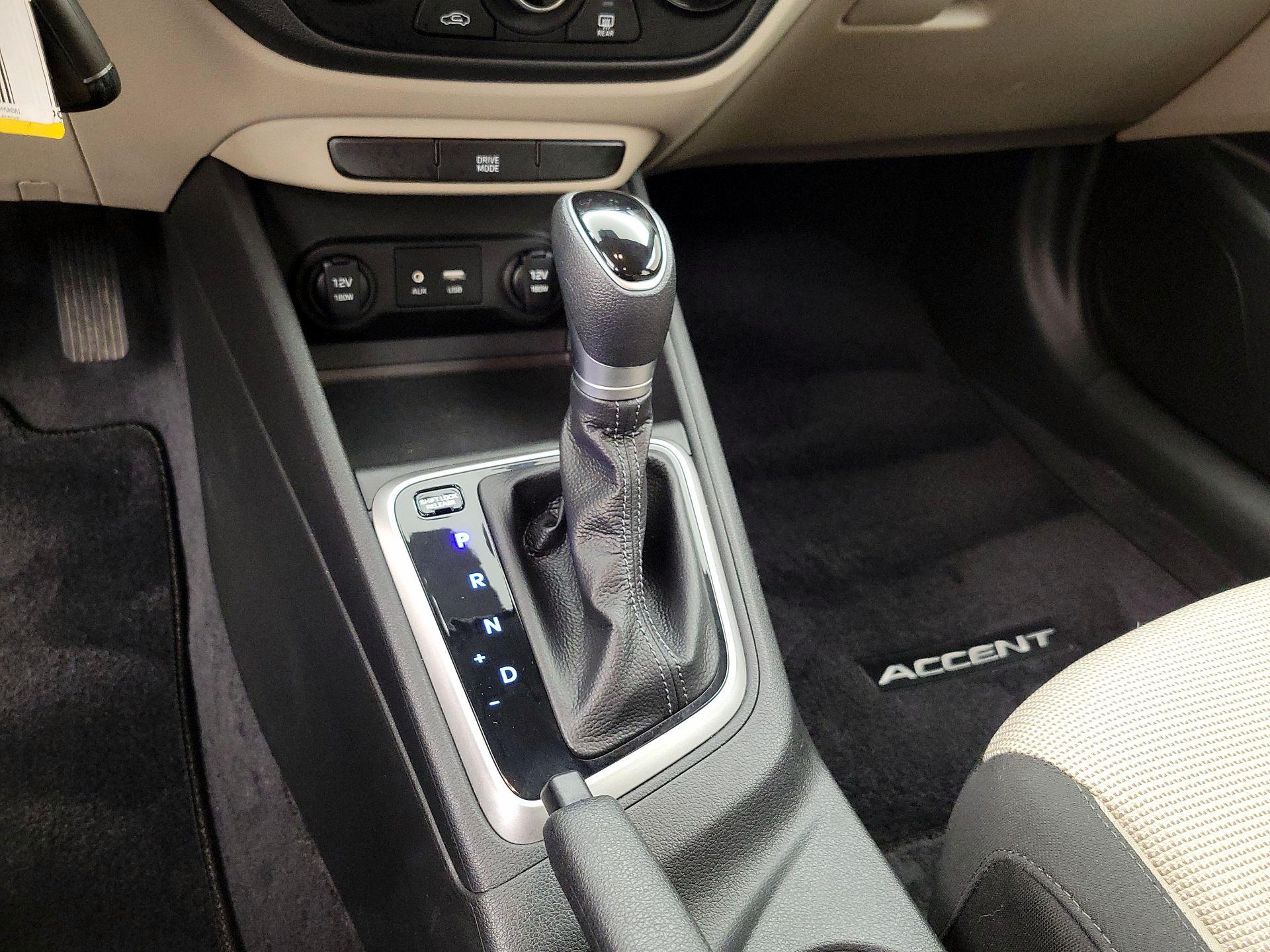 Thumbnail: 2022 Hyundai Accent - 17