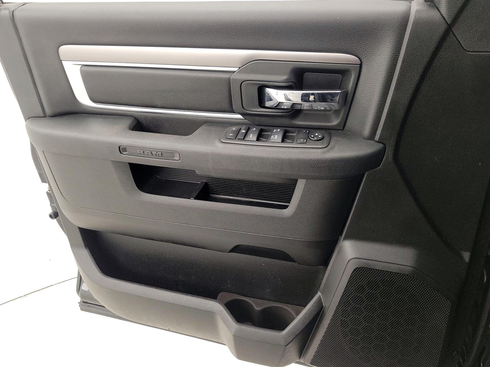 Thumbnail: 2023 RAM 1500 Classic - 12