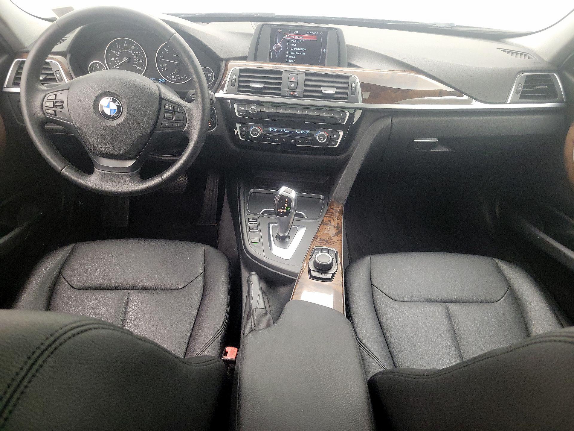 Thumbnail: 2017 BMW 3 Series - 9