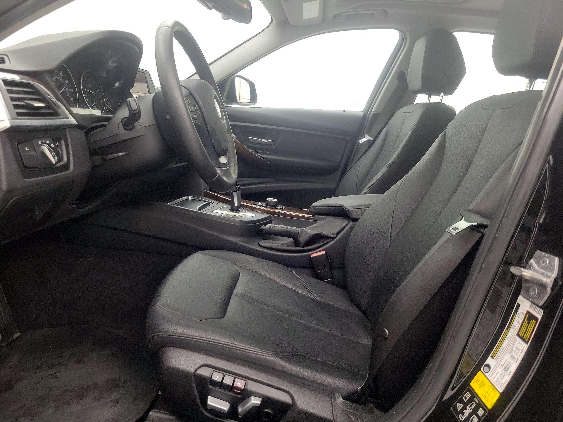 Thumbnail: 2017 BMW 3 Series - 11