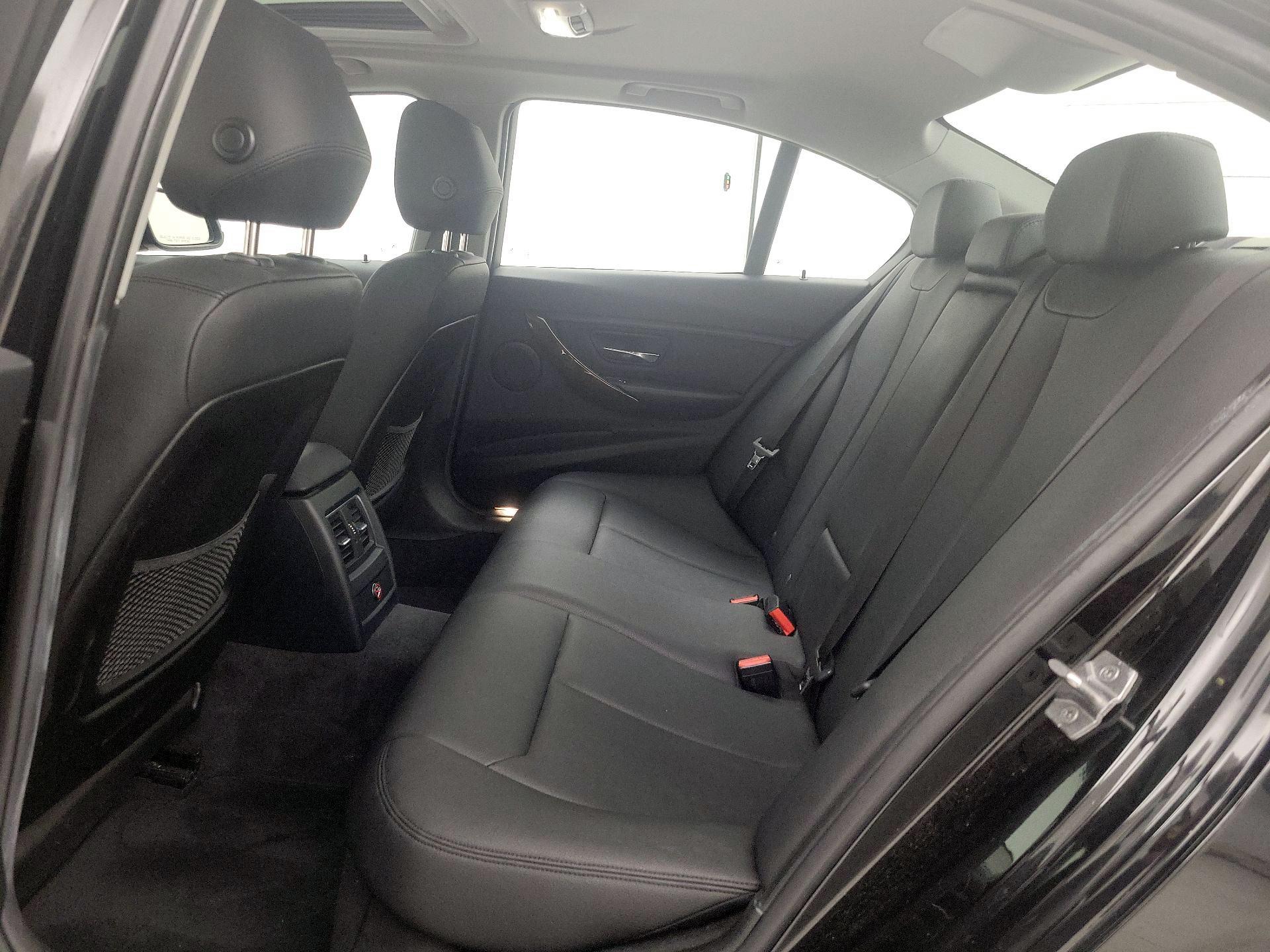 Thumbnail: 2017 BMW 3 Series - 20