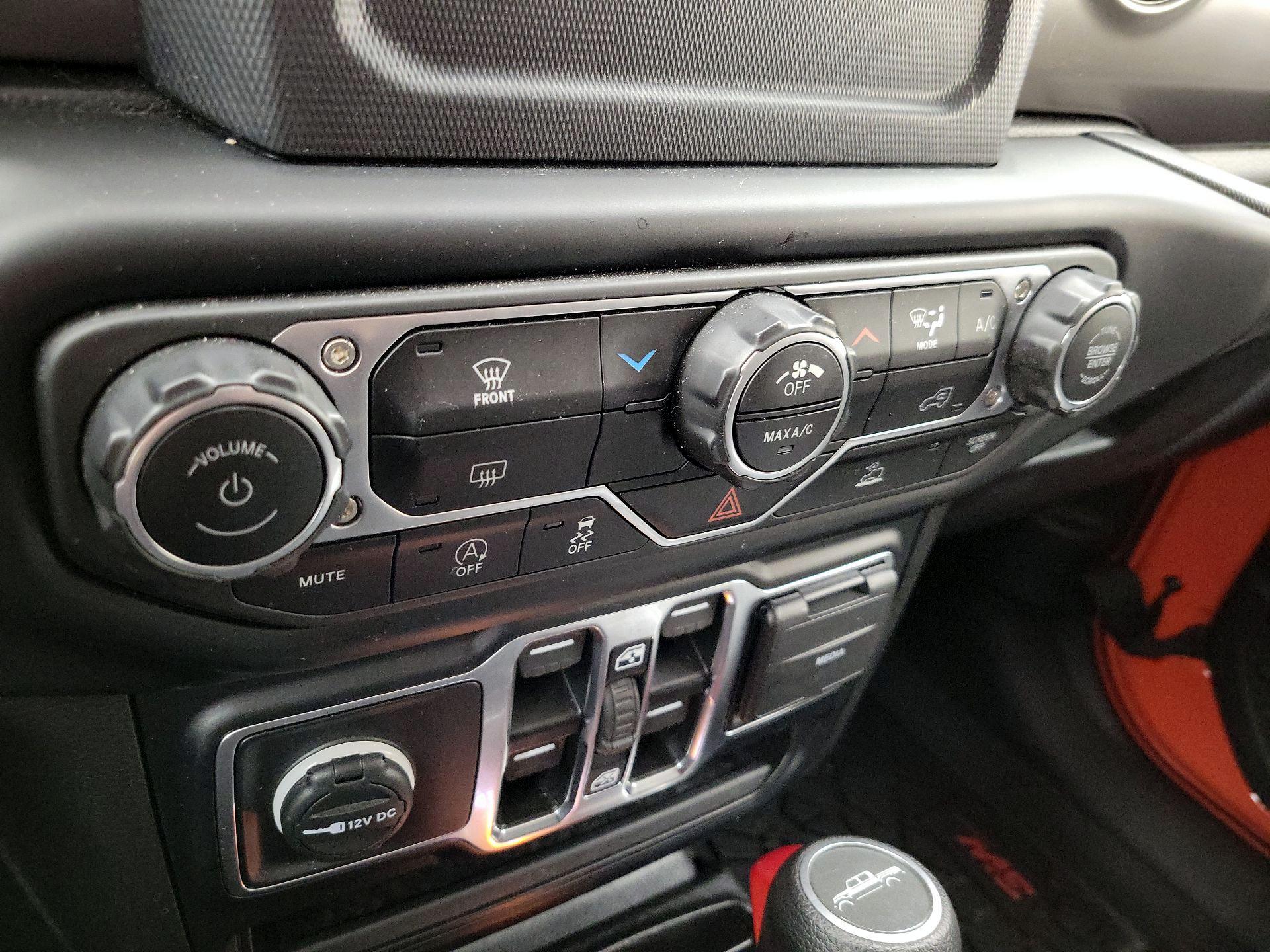 Thumbnail: 2023 Jeep Gladiator - 16