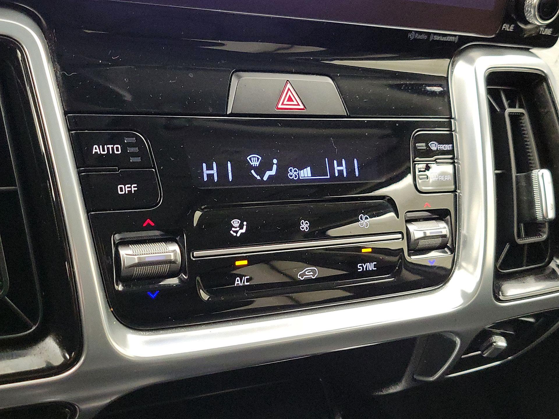 Thumbnail: 2023 Kia Sorento - 17