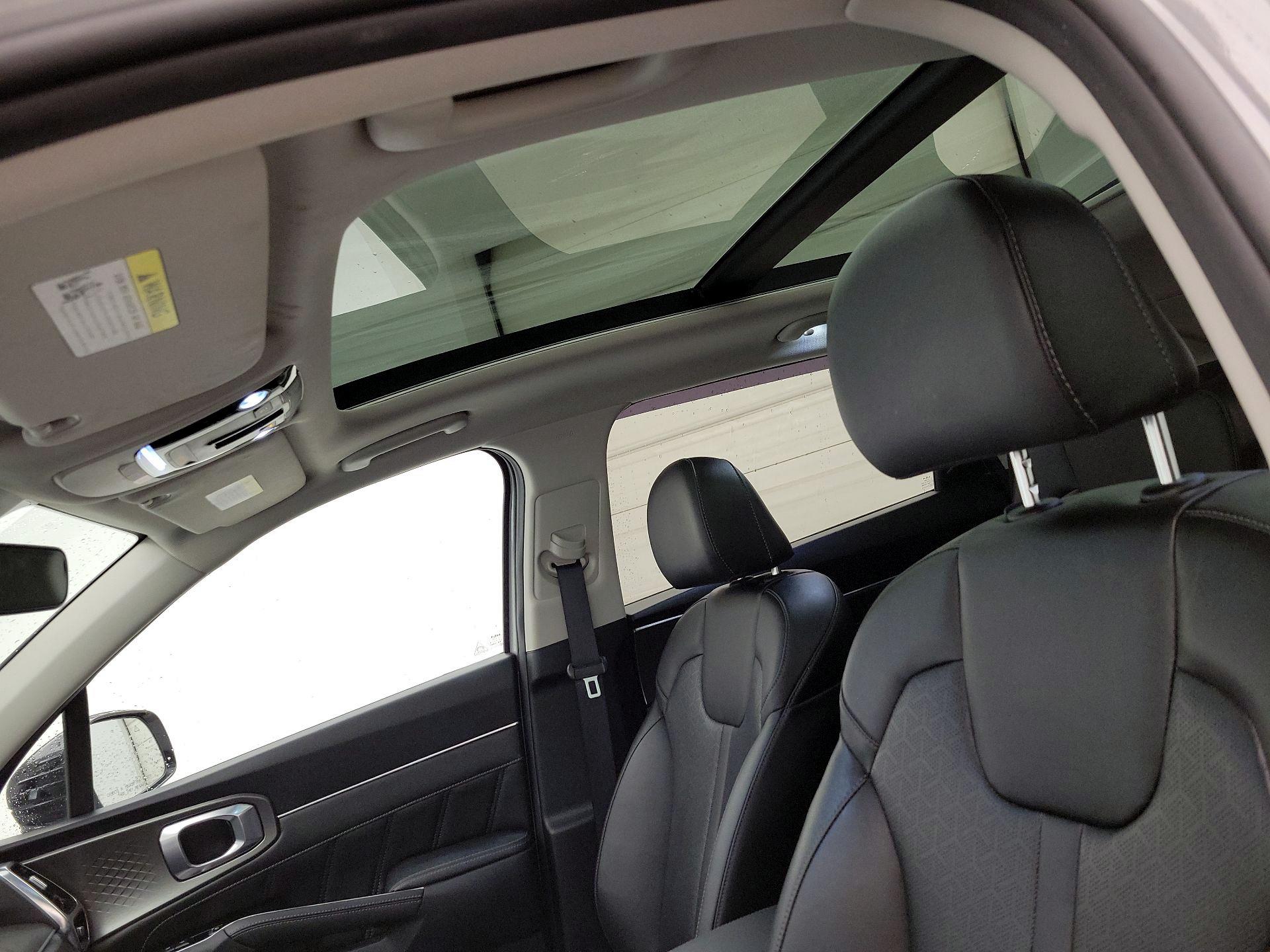 Thumbnail: 2023 Kia Sorento - 20