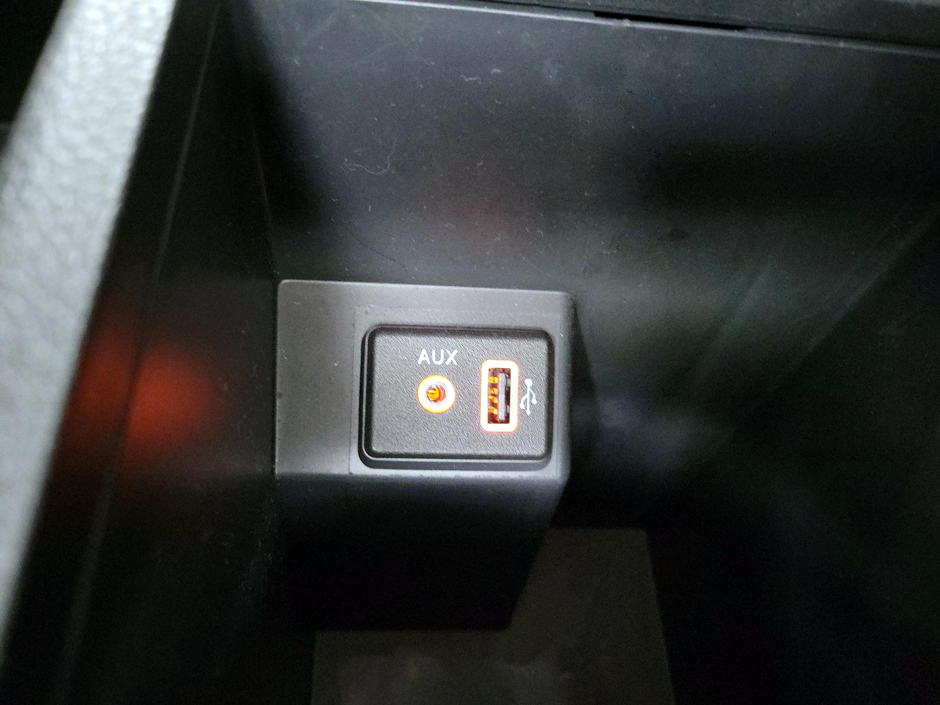 Thumbnail: 2018 Nissan Sentra - 18