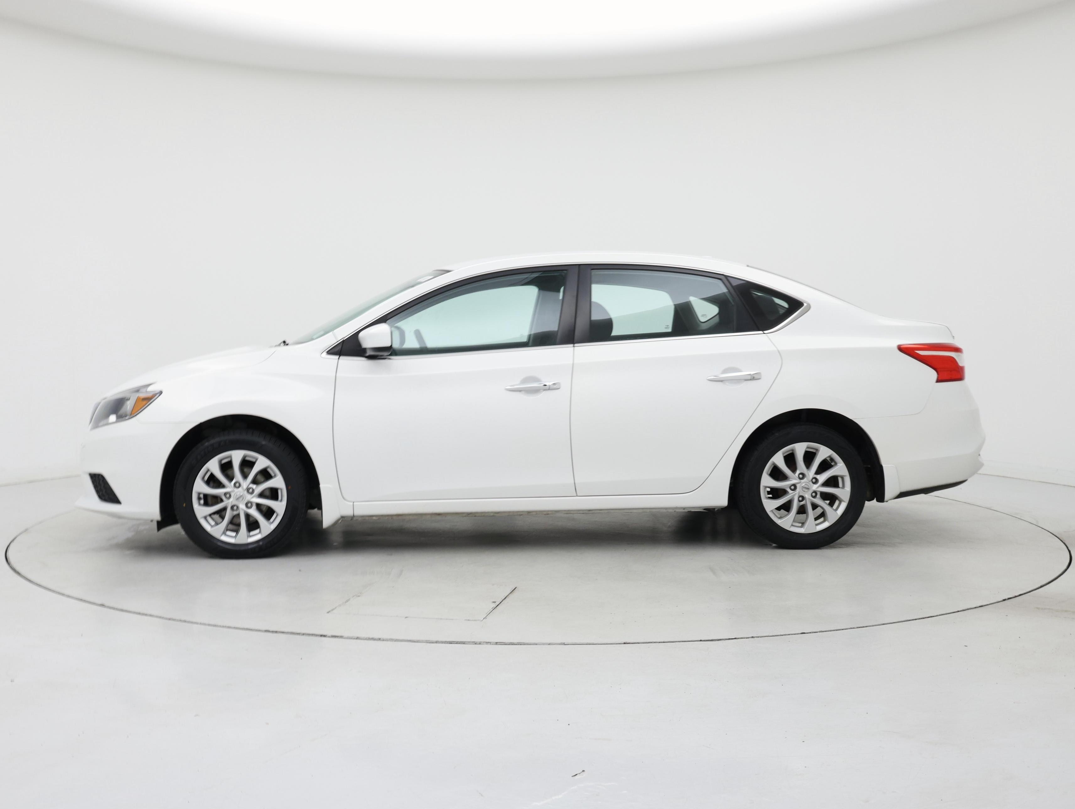 Thumbnail: 2018 Nissan Sentra - 3