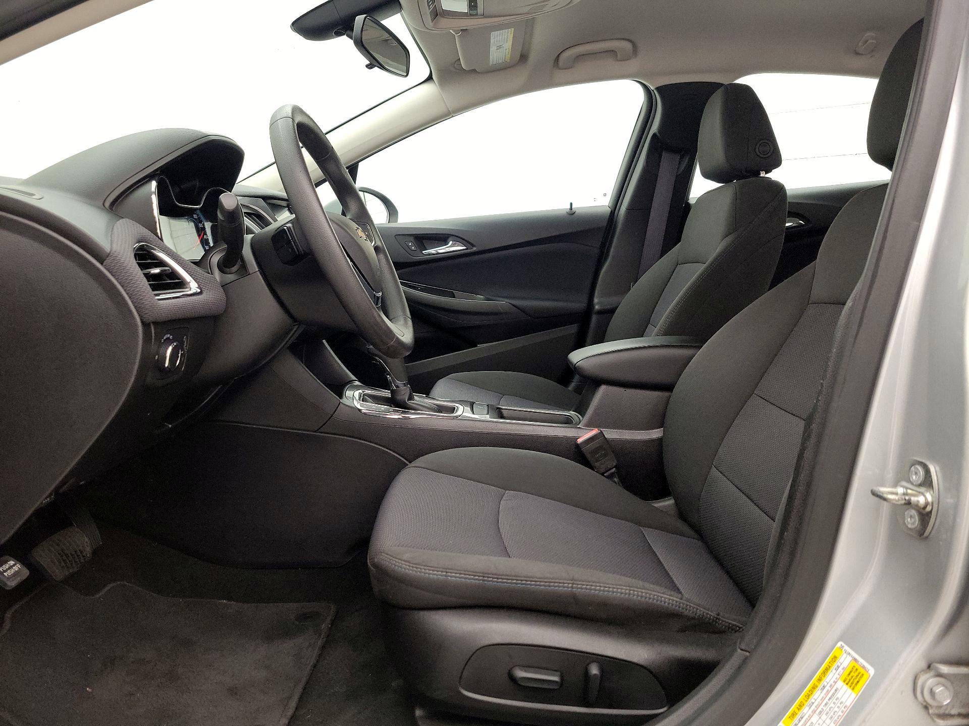 Thumbnail: 2017 Chevrolet Cruze - 11