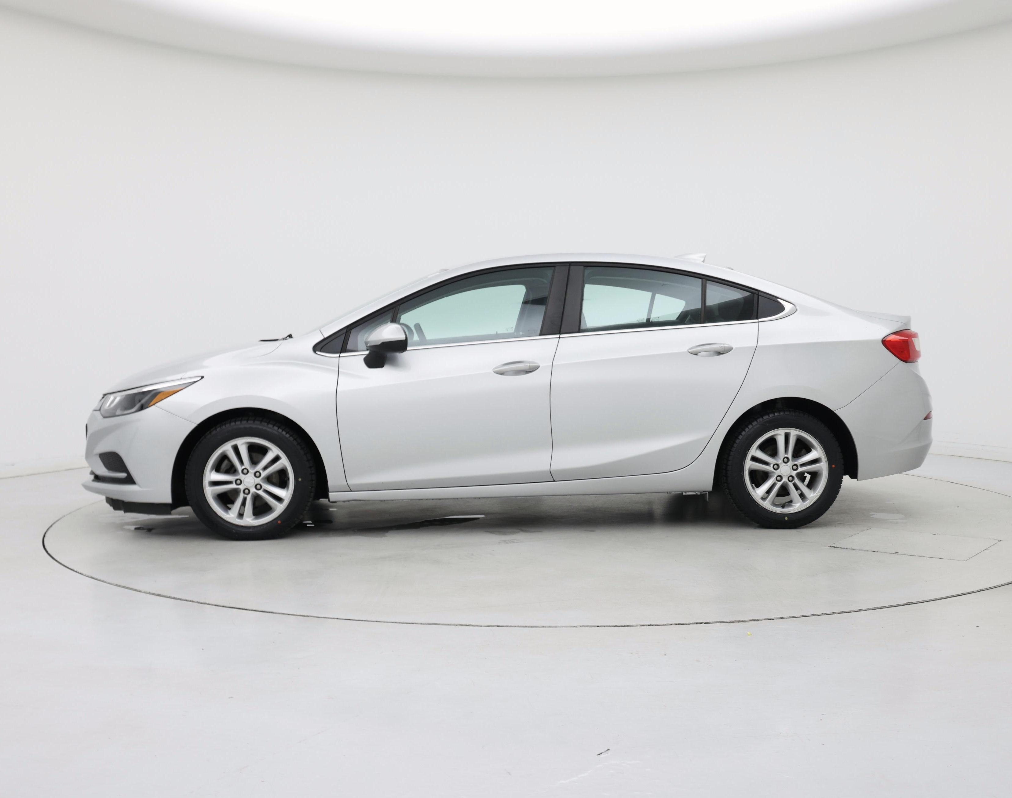 Thumbnail: 2017 Chevrolet Cruze - 3