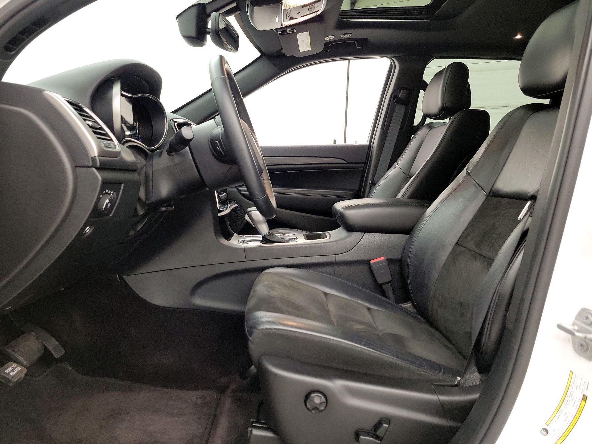 Thumbnail: 2019 Jeep Grand Cherokee - 11