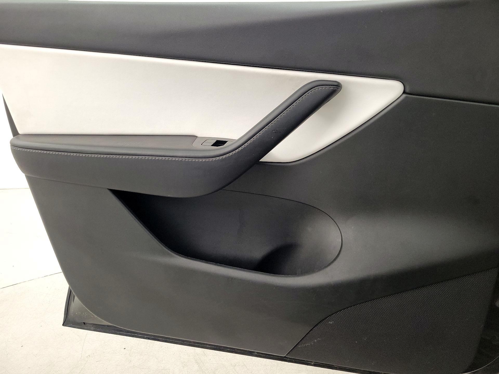 Thumbnail: 2021 Tesla Model Y - 12