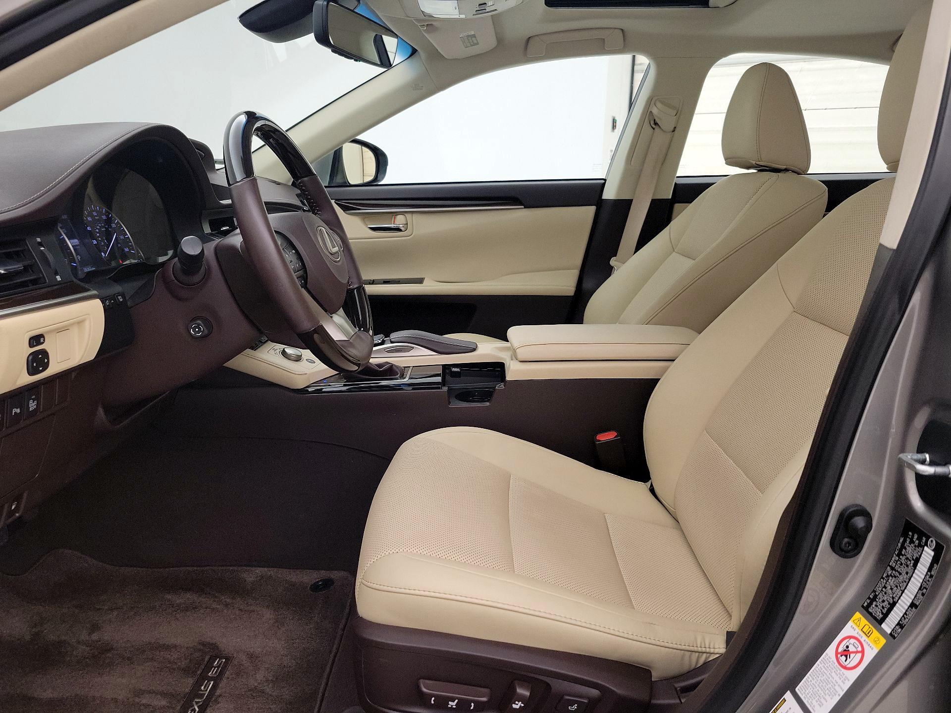 Thumbnail: 2018 Lexus ES - 11