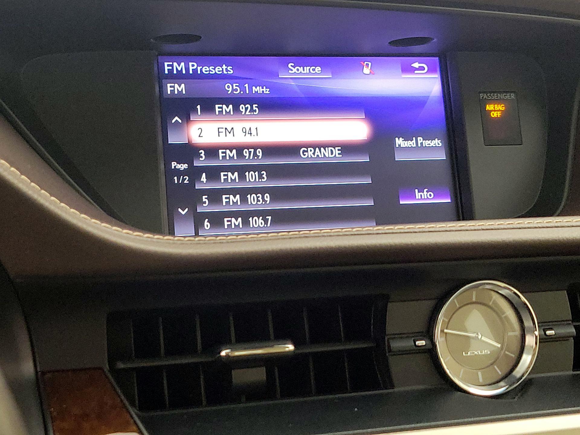 Thumbnail: 2018 Lexus ES - 16