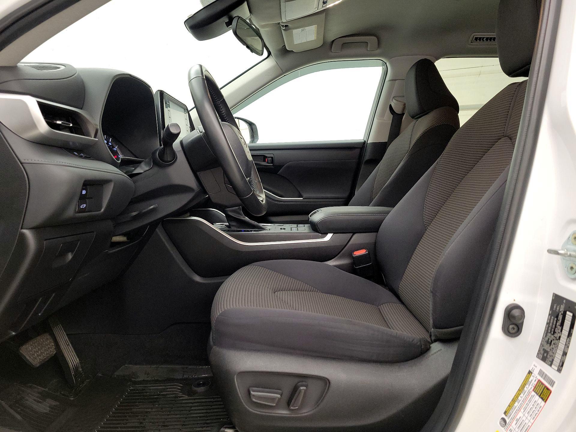 Thumbnail: 2022 Toyota Highlander - 11