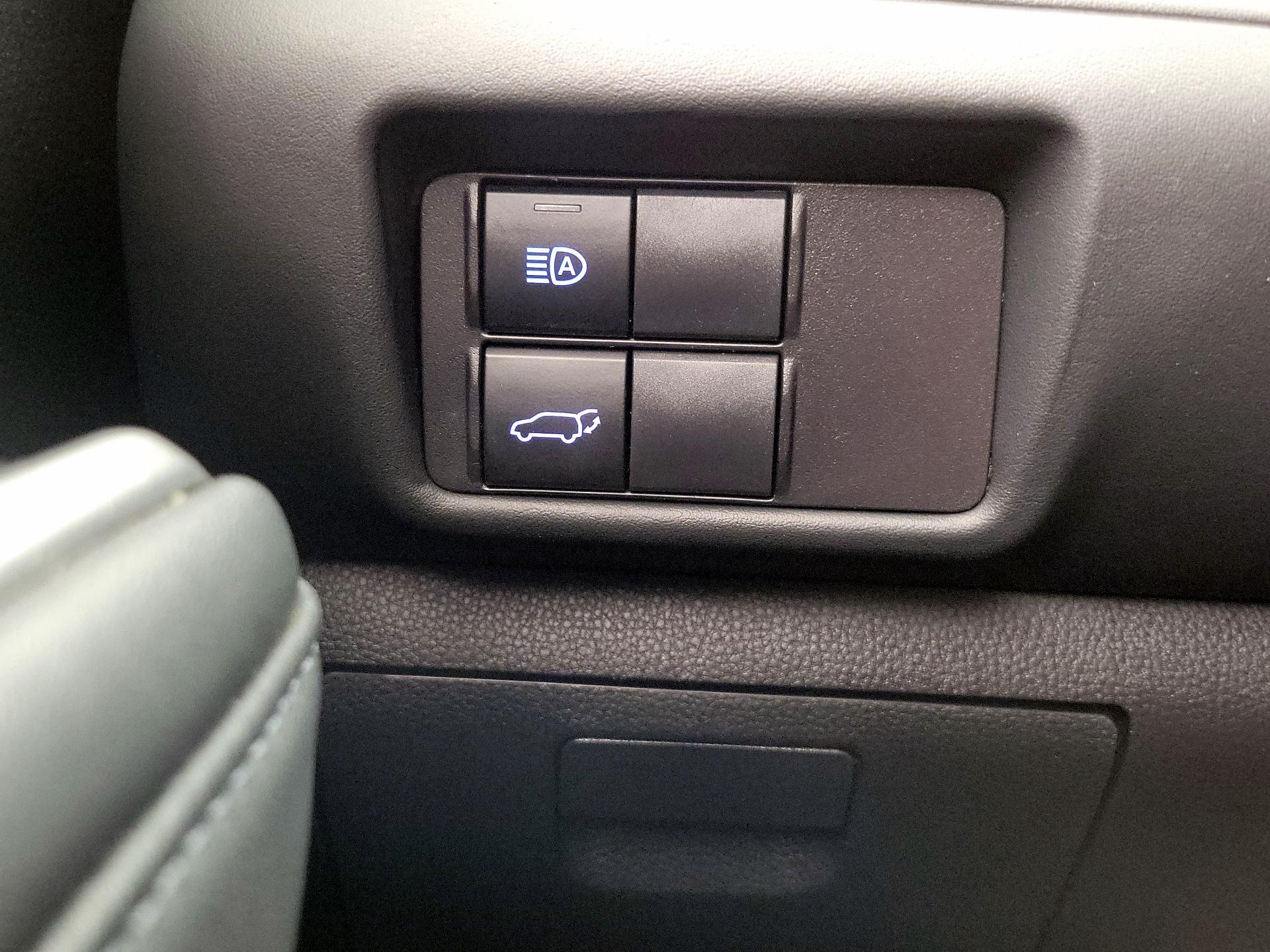 Thumbnail: 2022 Toyota Highlander - 13