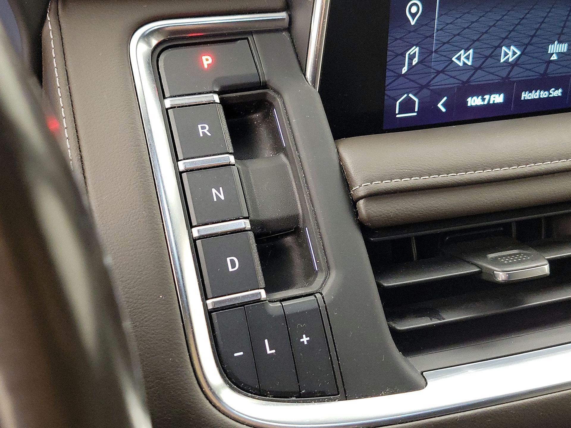 Thumbnail: 2022 GMC Yukon XL - 17