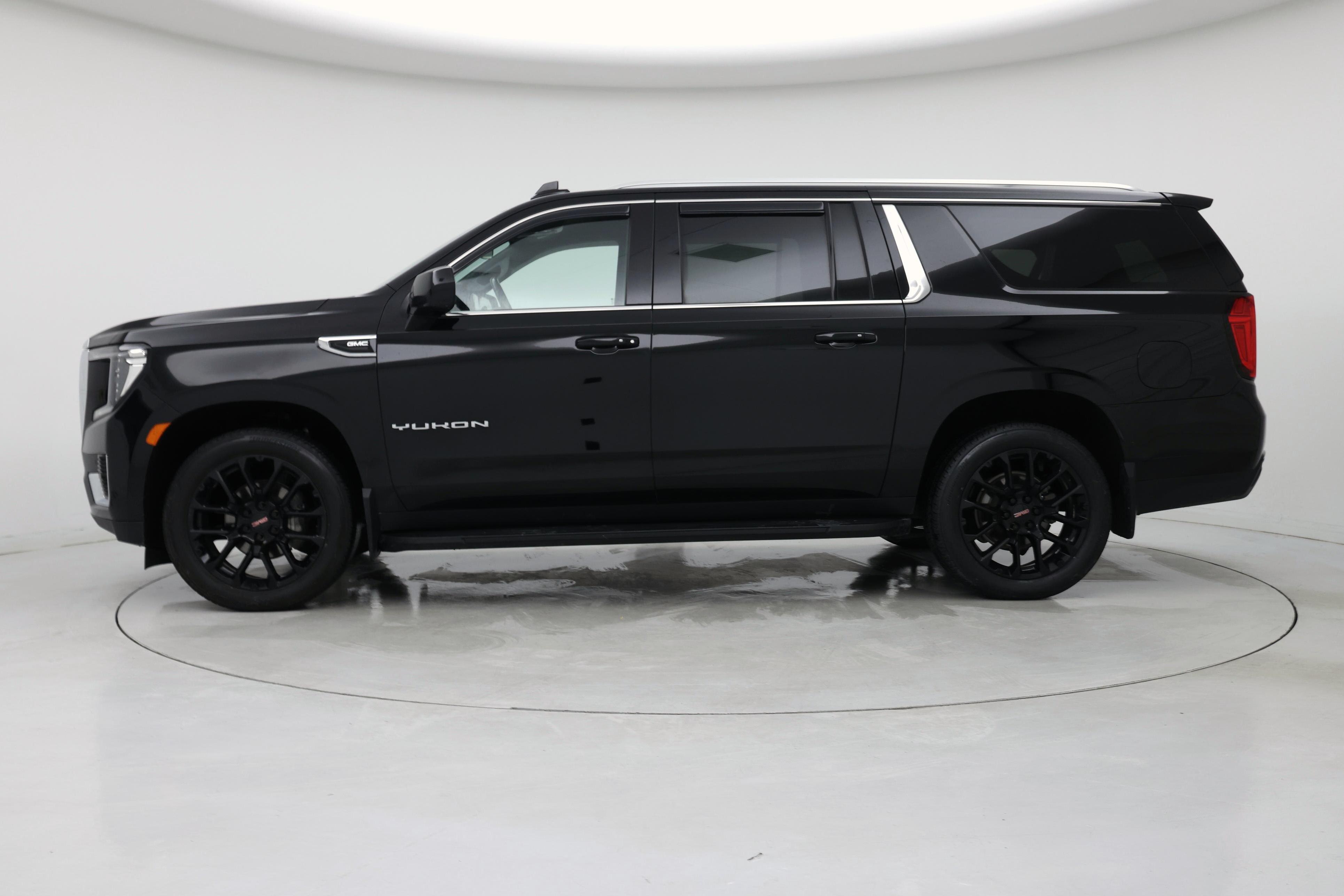 Thumbnail: 2022 GMC Yukon XL - 3