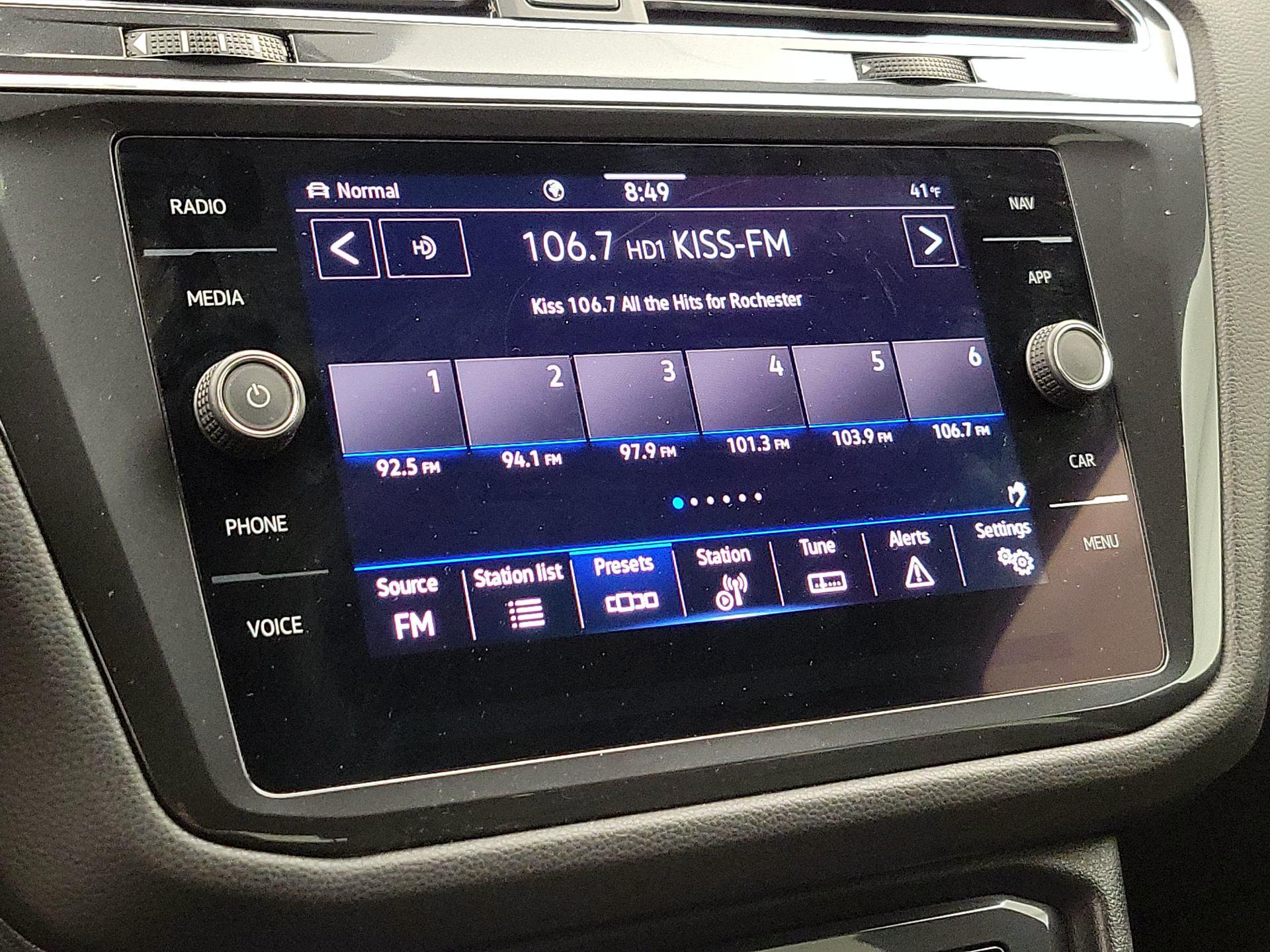 Thumbnail: 2022 Volkswagen Tiguan - 15