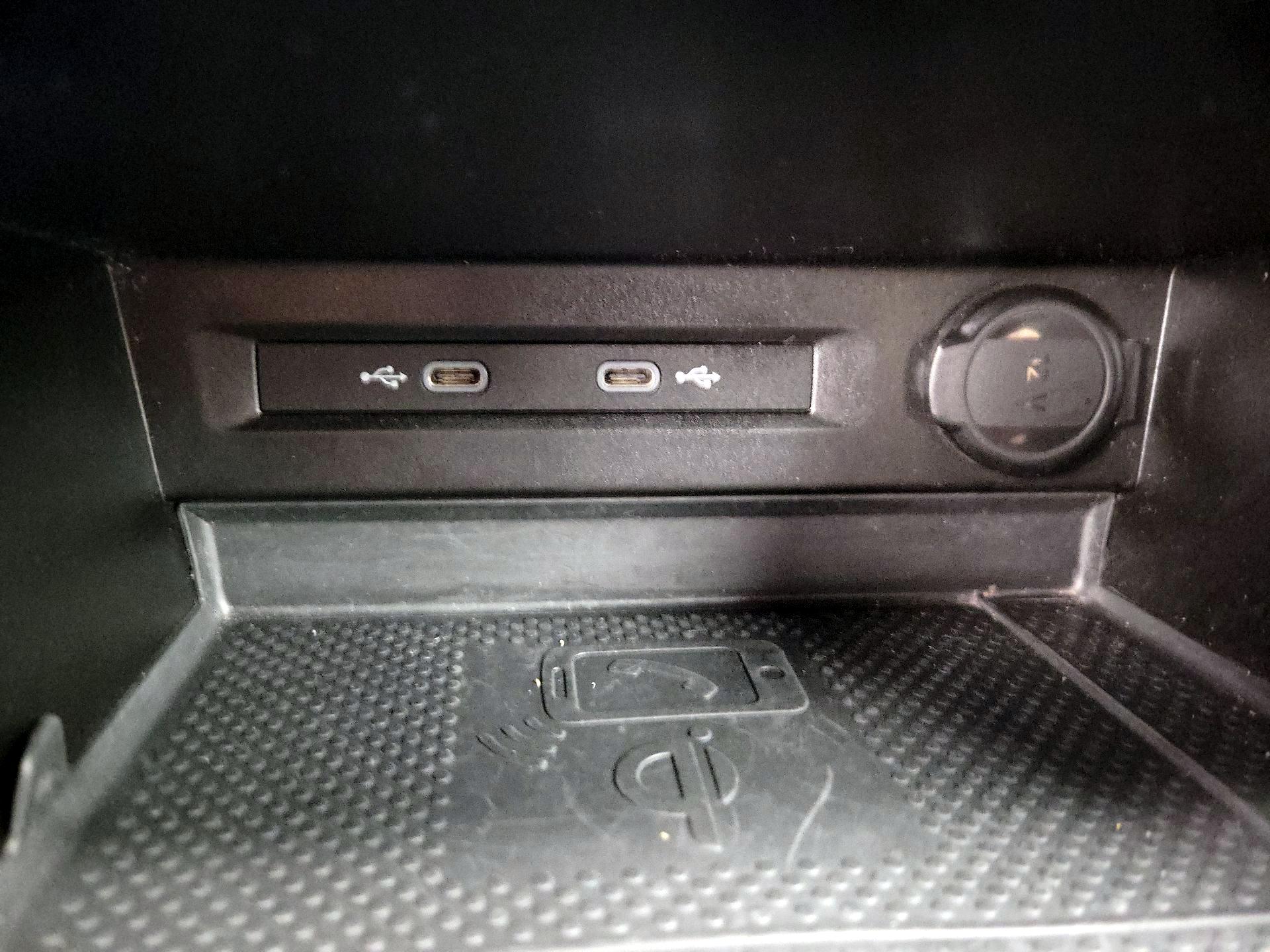 Thumbnail: 2022 Volkswagen Tiguan - 18