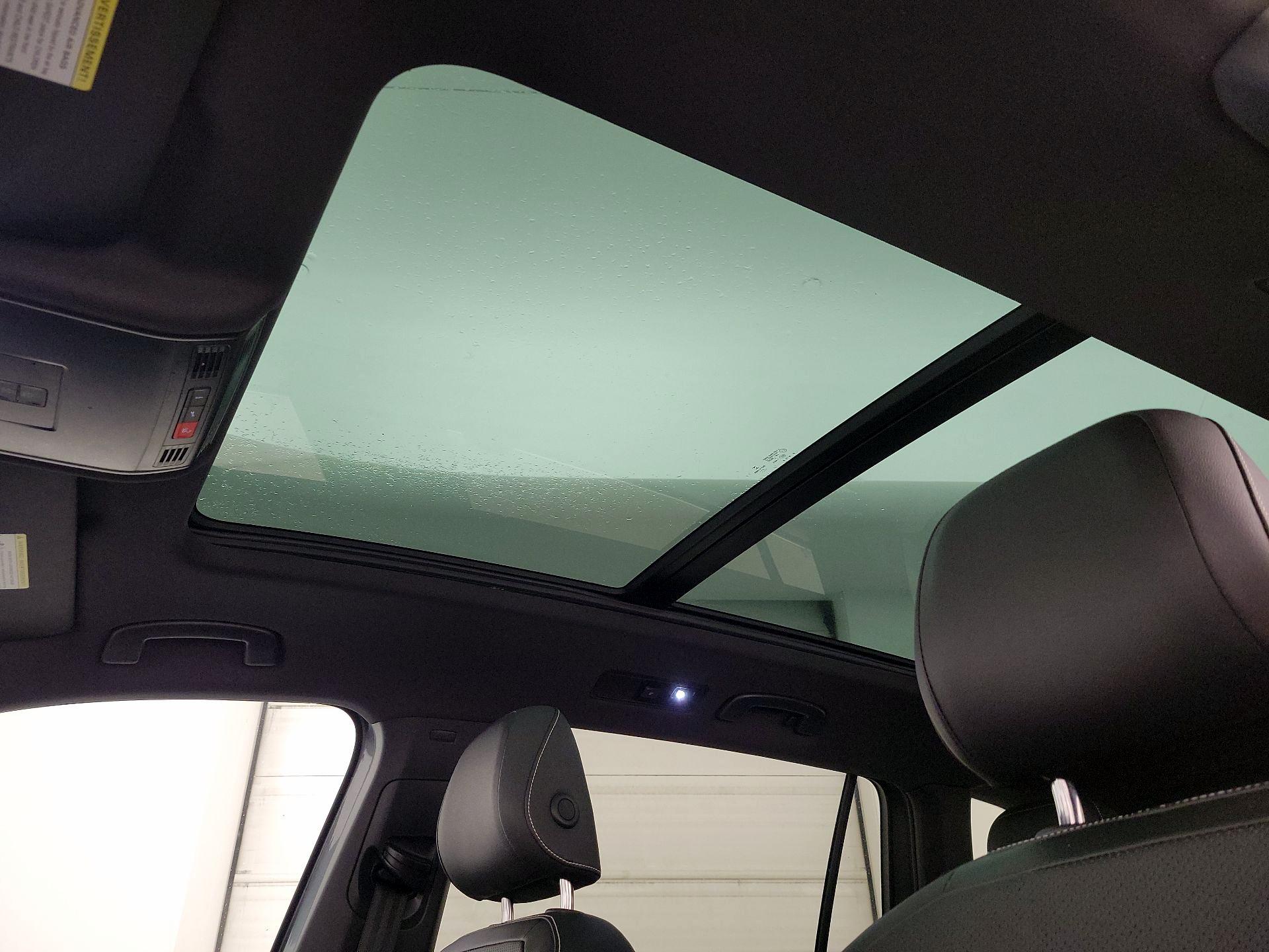 Thumbnail: 2022 Volkswagen Tiguan - 19