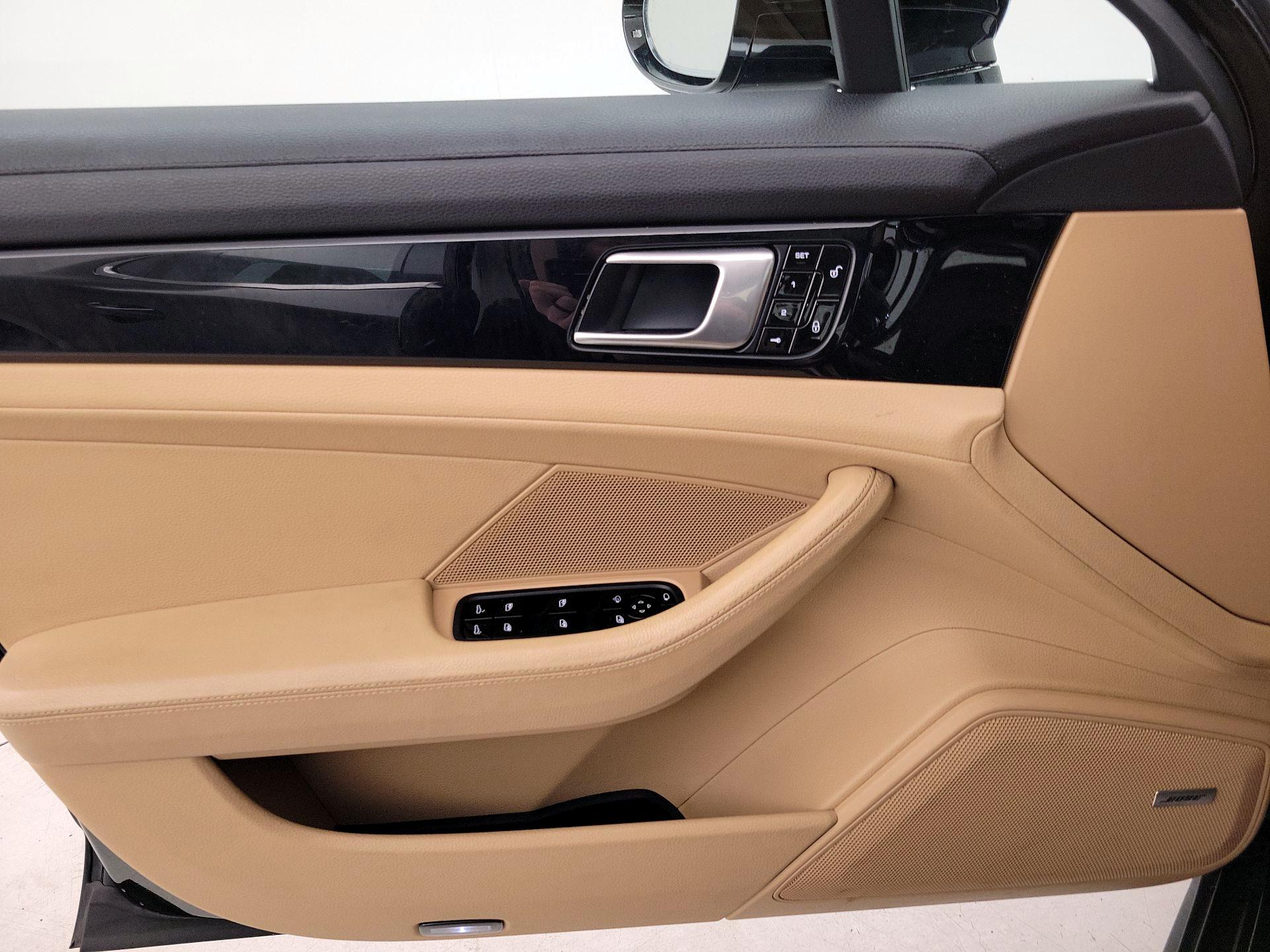 Thumbnail: 2018 Porsche Panamera - 12