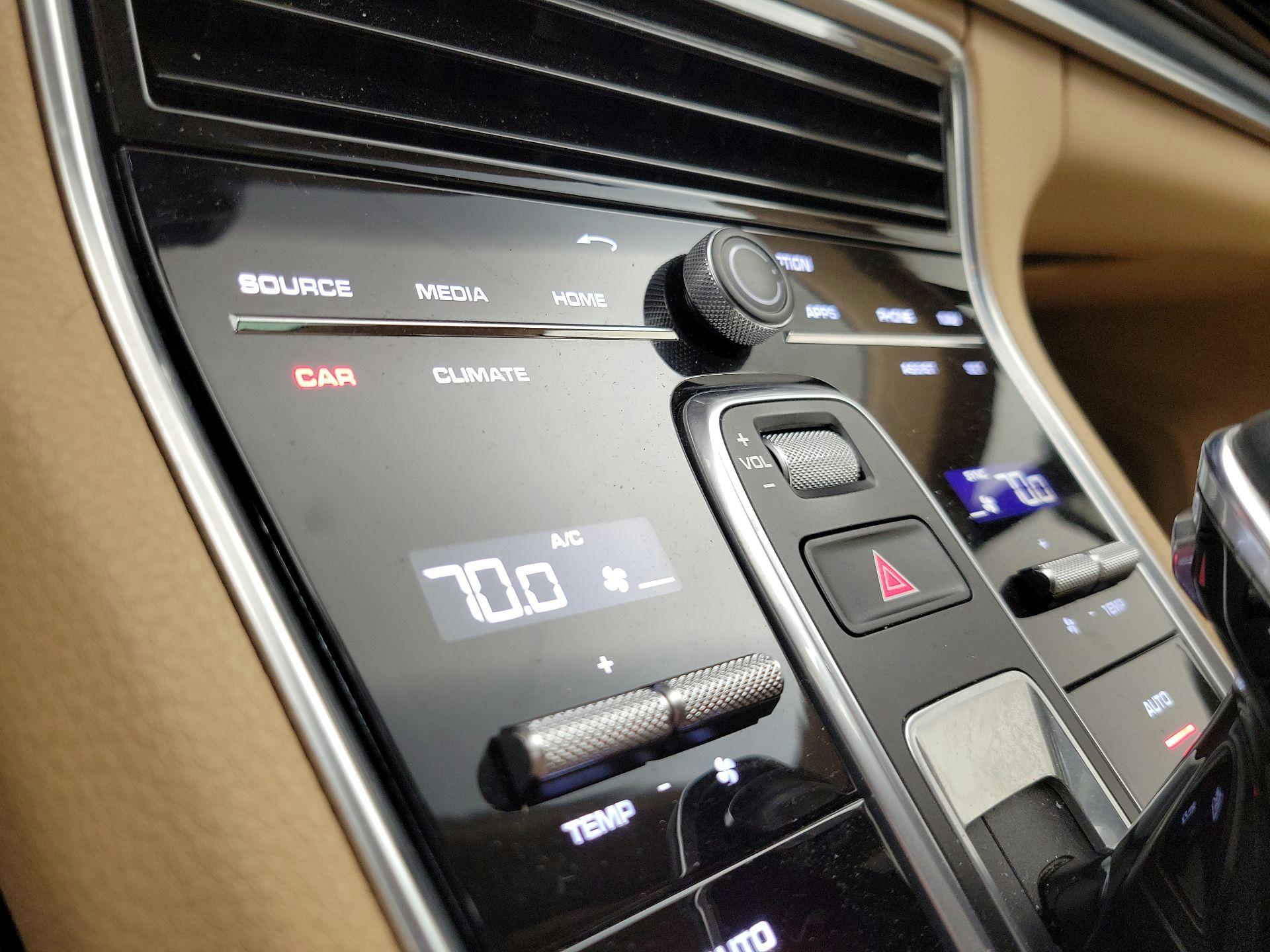 Thumbnail: 2018 Porsche Panamera - 17