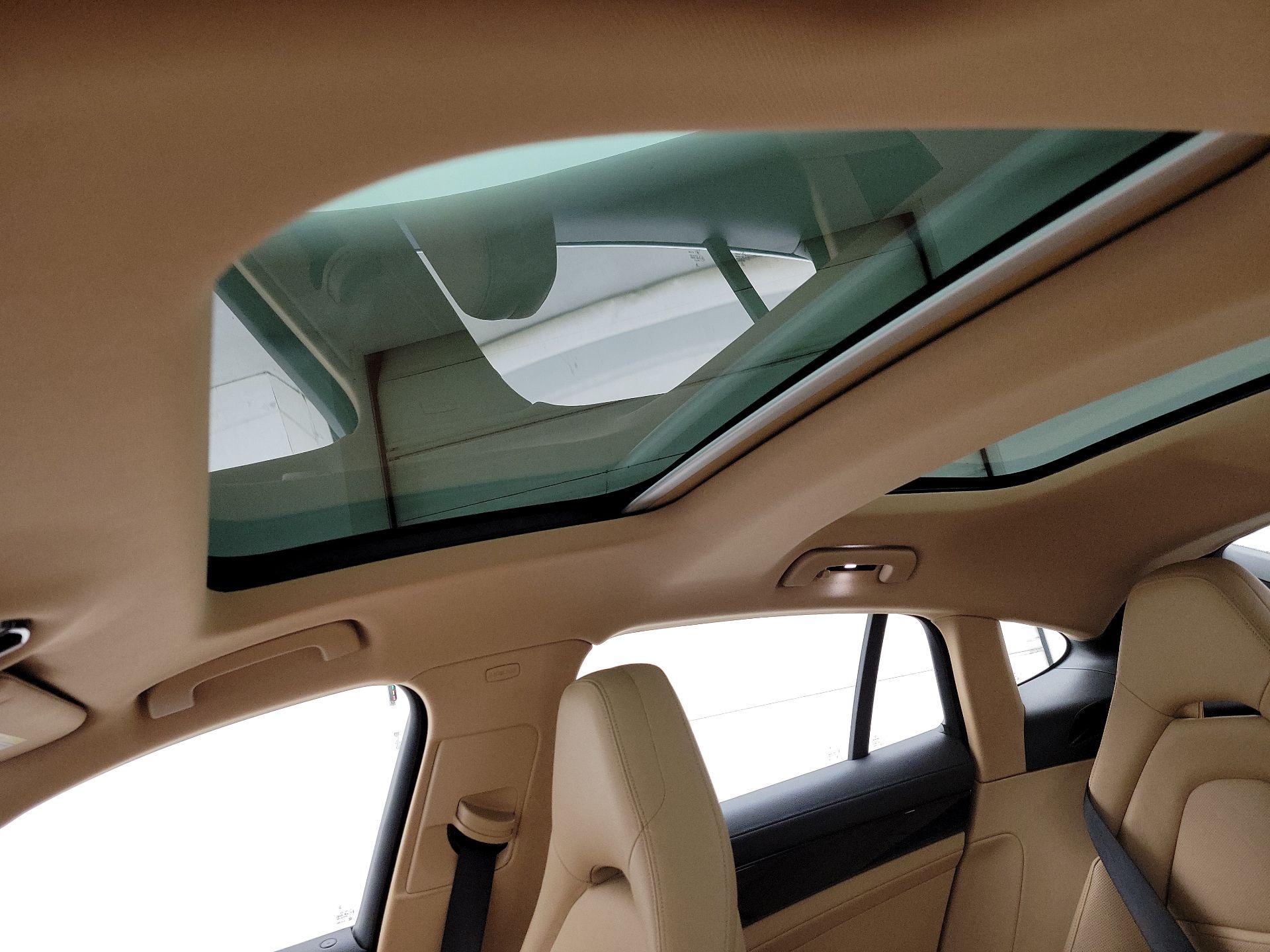 Thumbnail: 2018 Porsche Panamera - 19