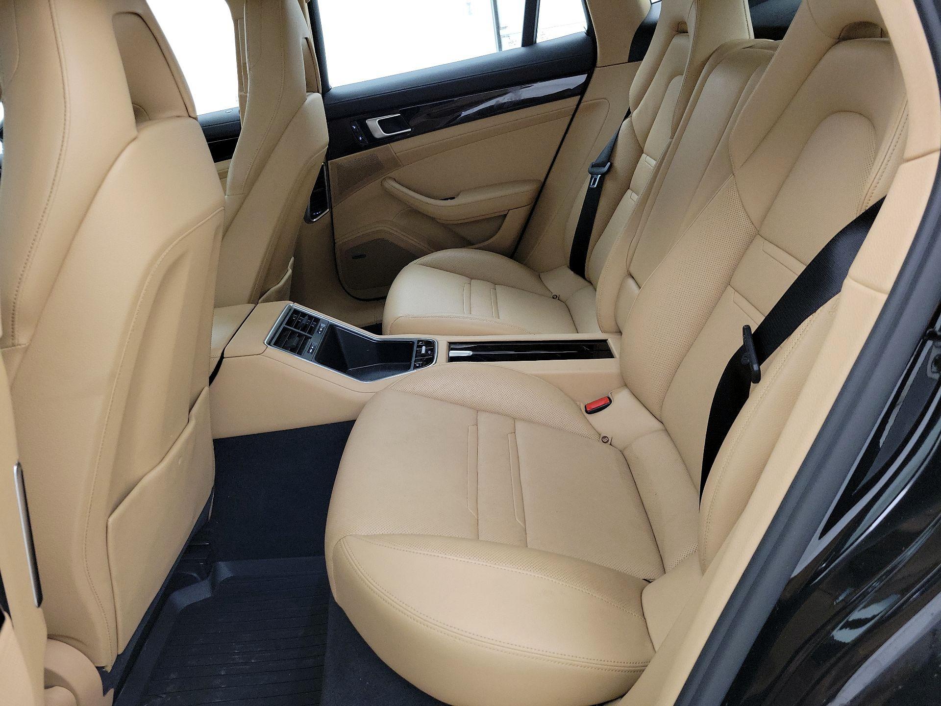 Thumbnail: 2018 Porsche Panamera - 20