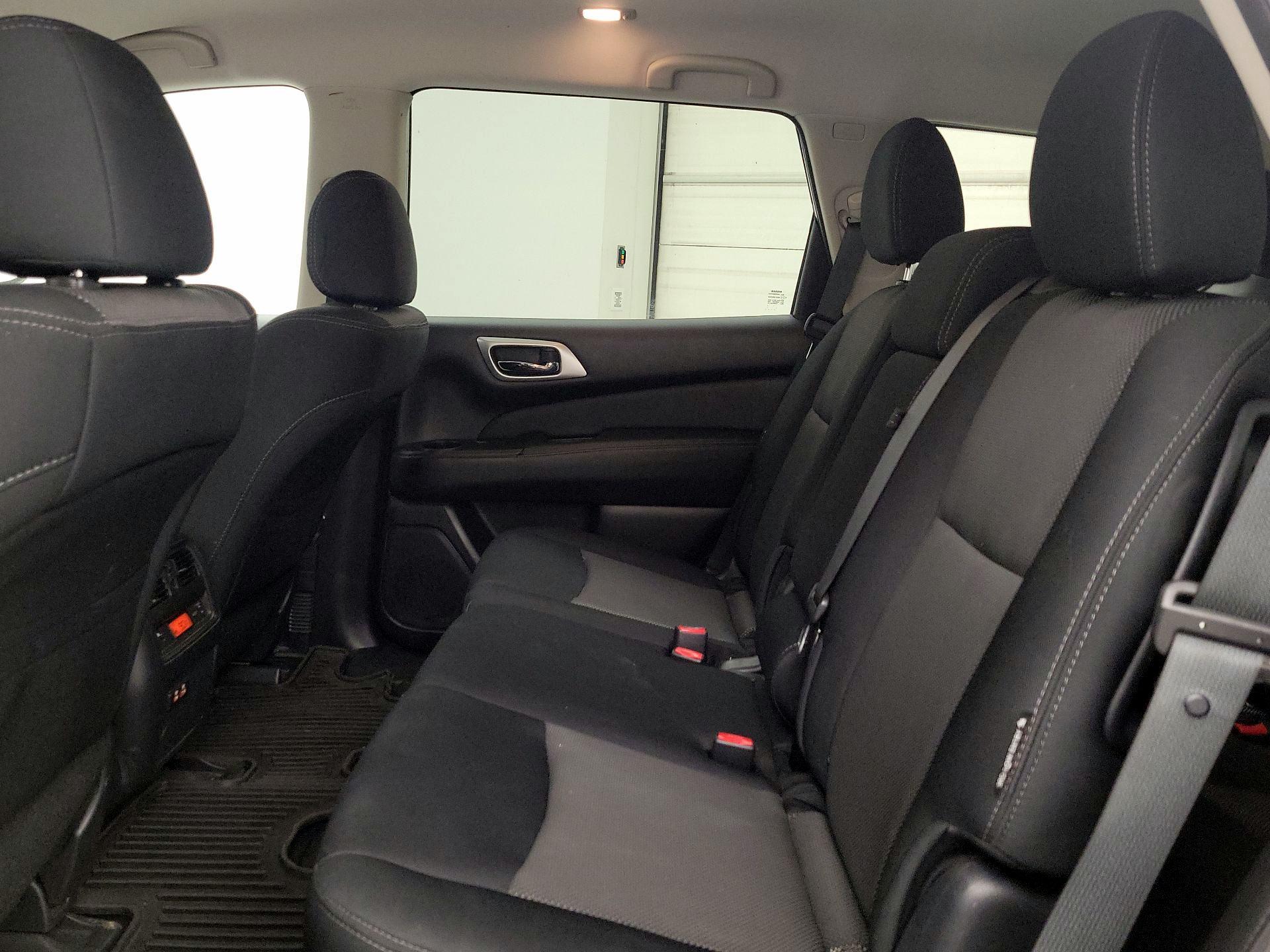 Thumbnail: 2020 Nissan Pathfinder - 19