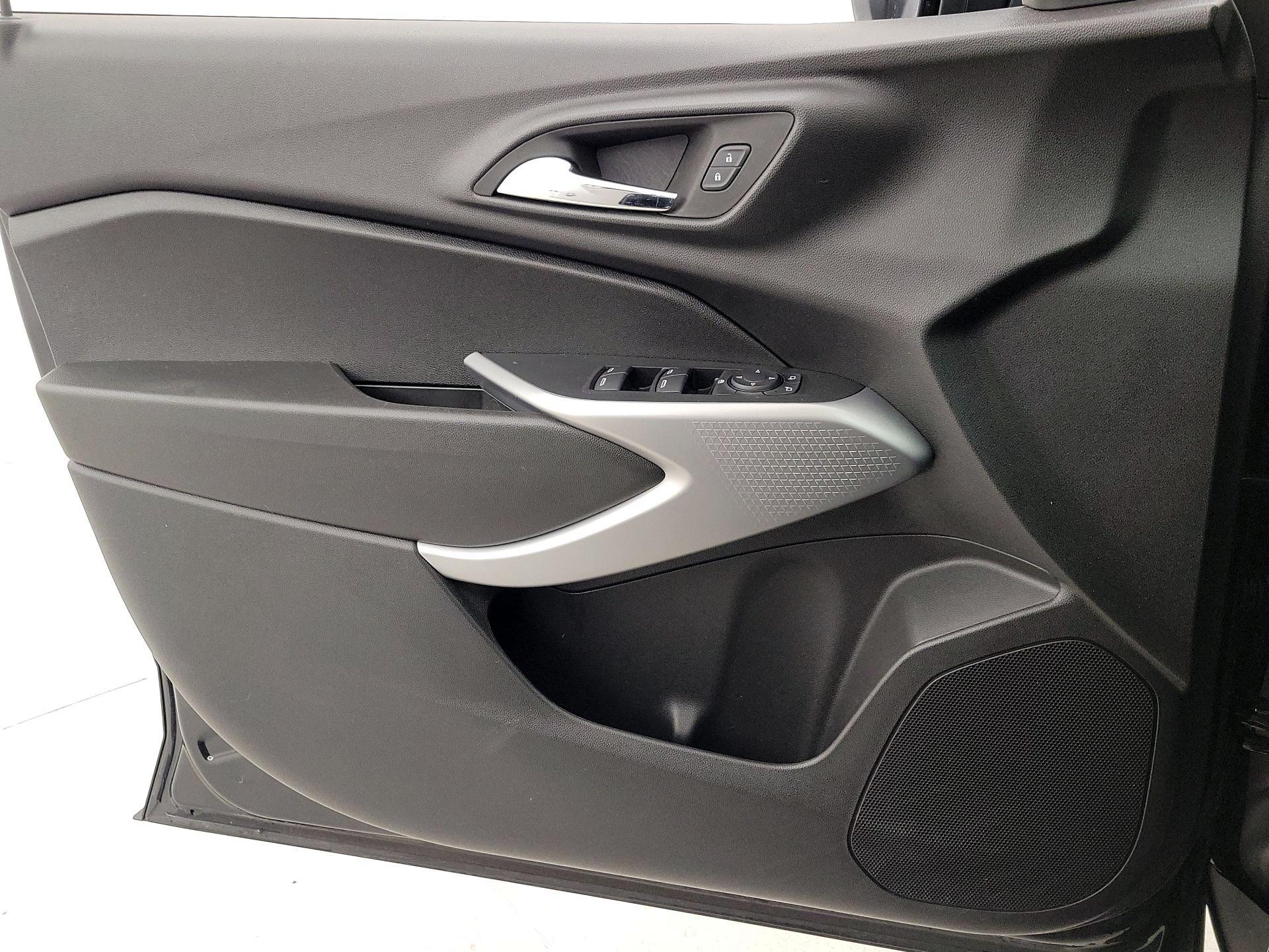 Thumbnail: 2024 Chevrolet Trax - 12