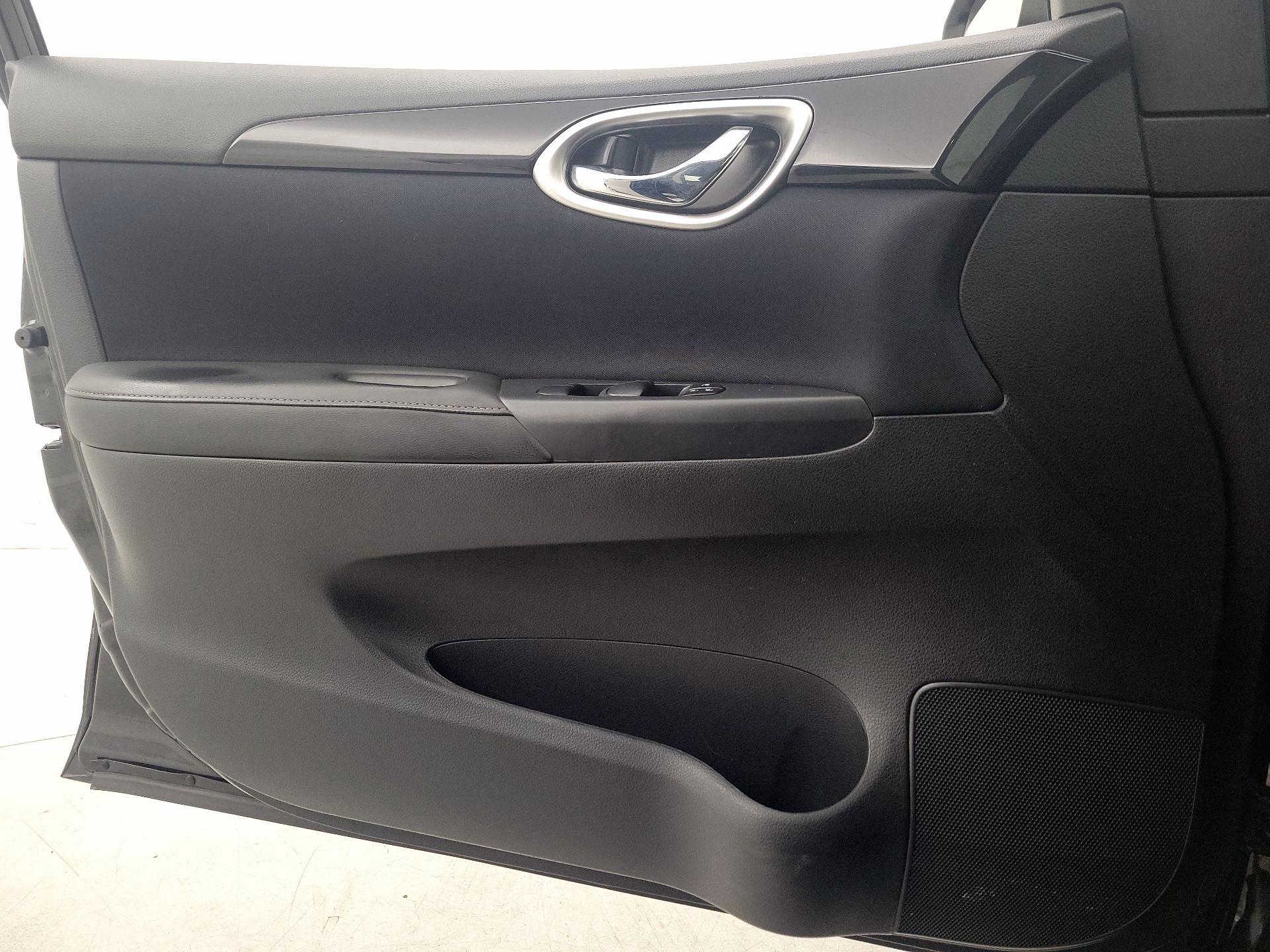 Thumbnail: 2017 Nissan Sentra - 12