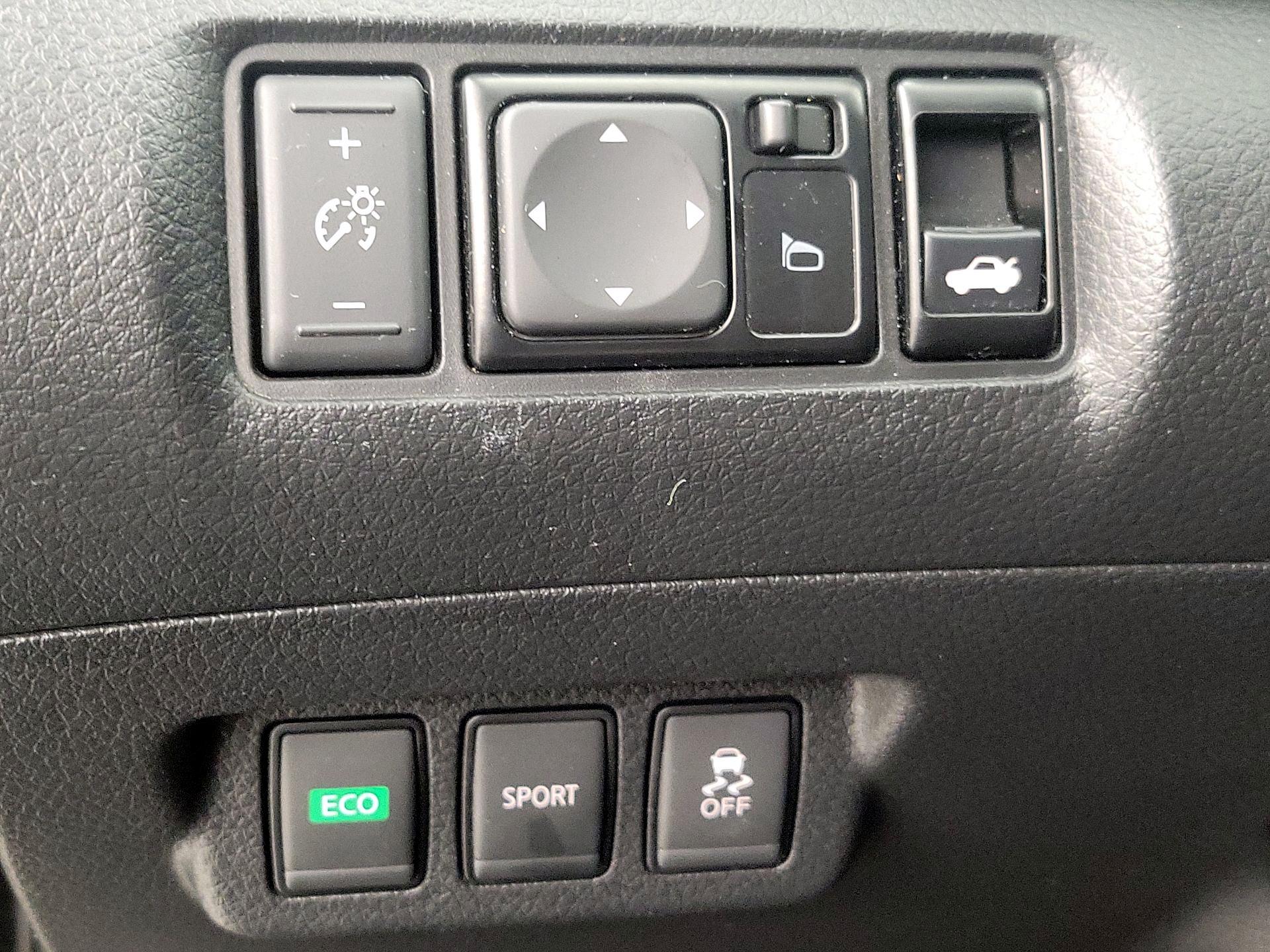 Thumbnail: 2017 Nissan Sentra - 13